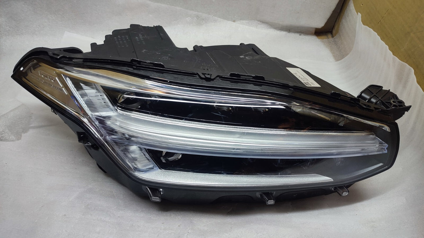 VOLVO XC90 DRIVERS HEADLIGHT GENUINE 2020 FULL LED 32404718 vo9057
