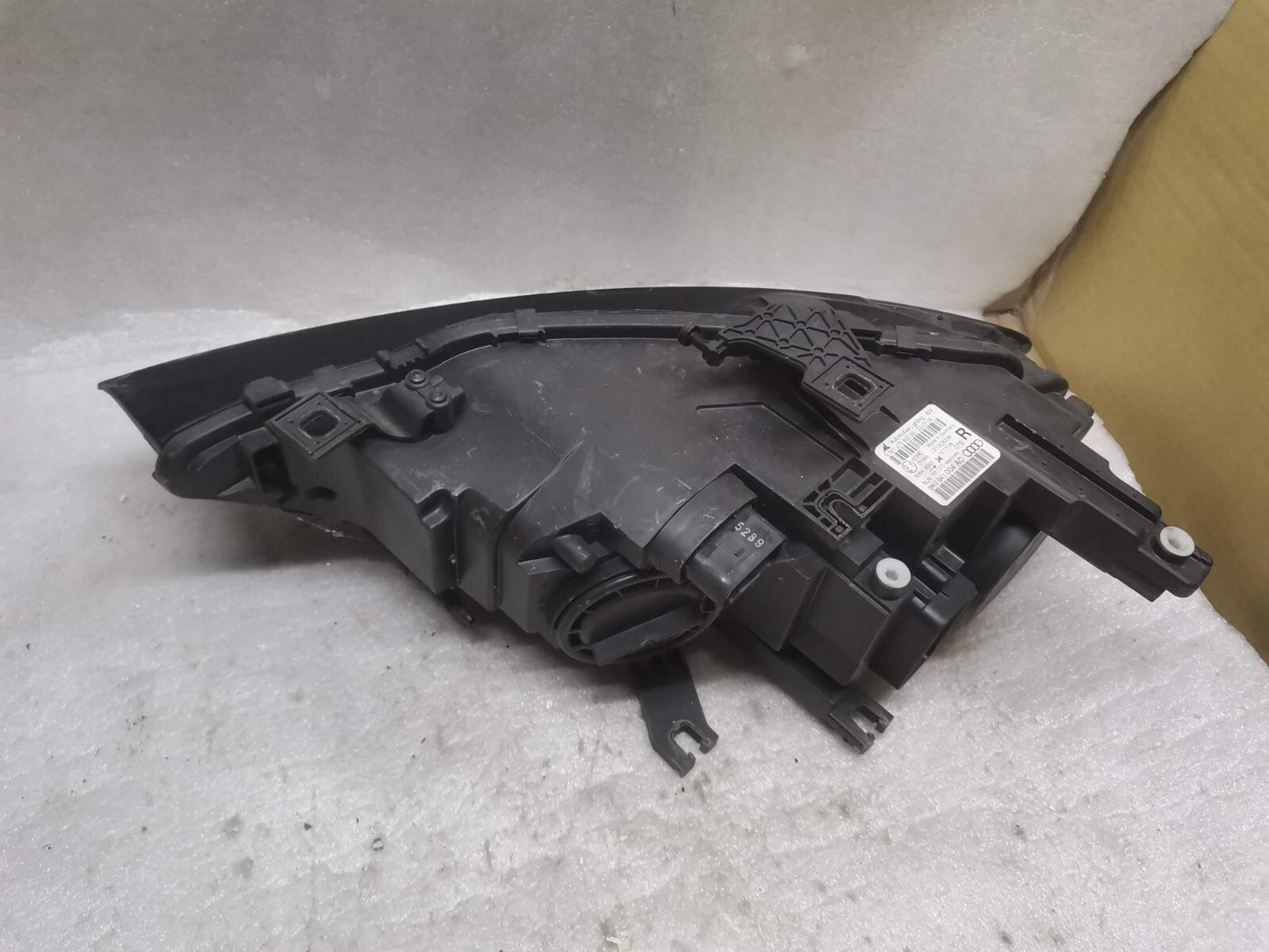 AUDI A4 MK4 B8 RIGHT HEADLAMP HALOGEN 8K0941004AC 2012-16 au119