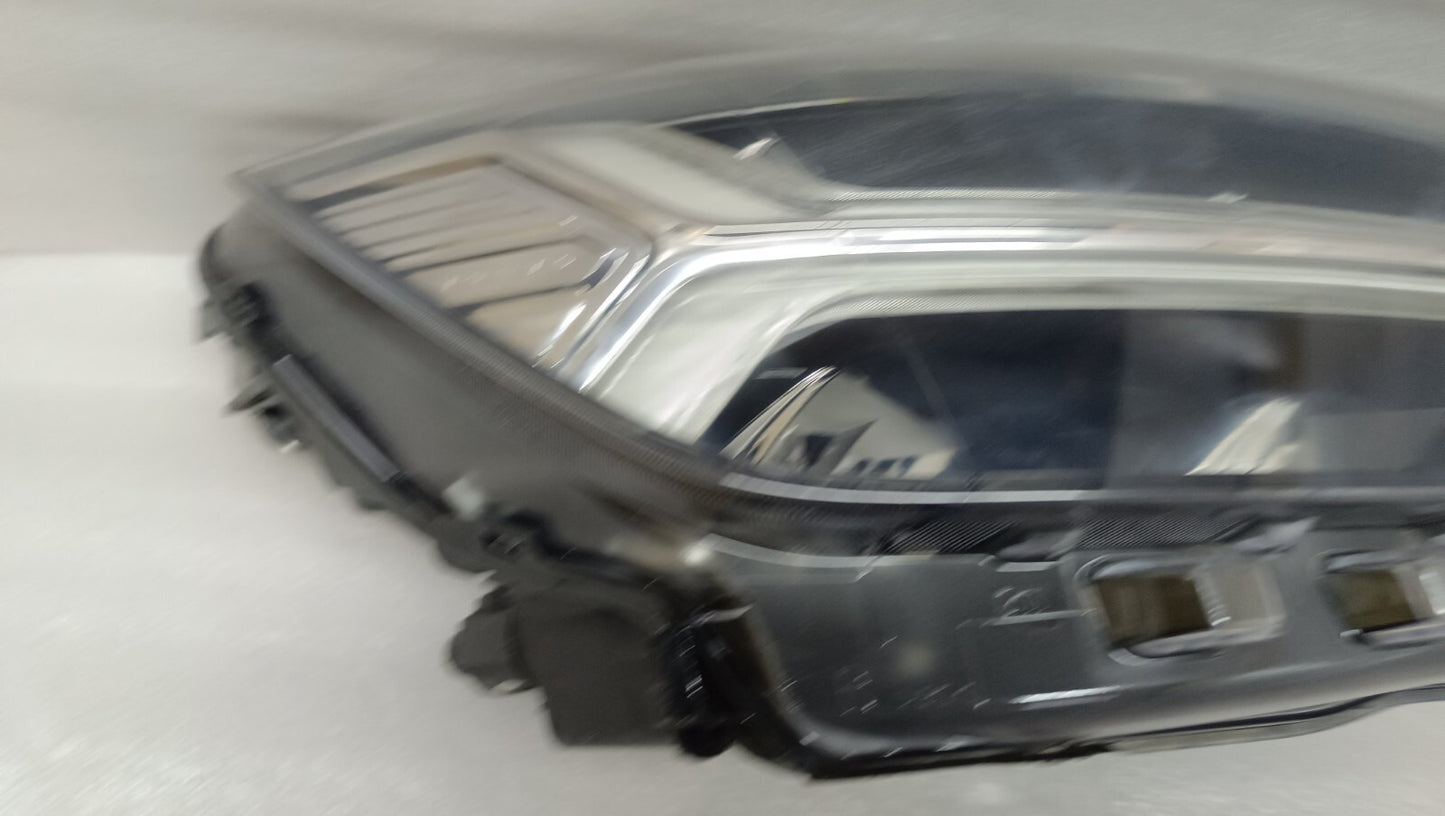 VOLVO XC40 2019 FRONT RIGHT DRIVER HEADLIGHT 32133576 OSF