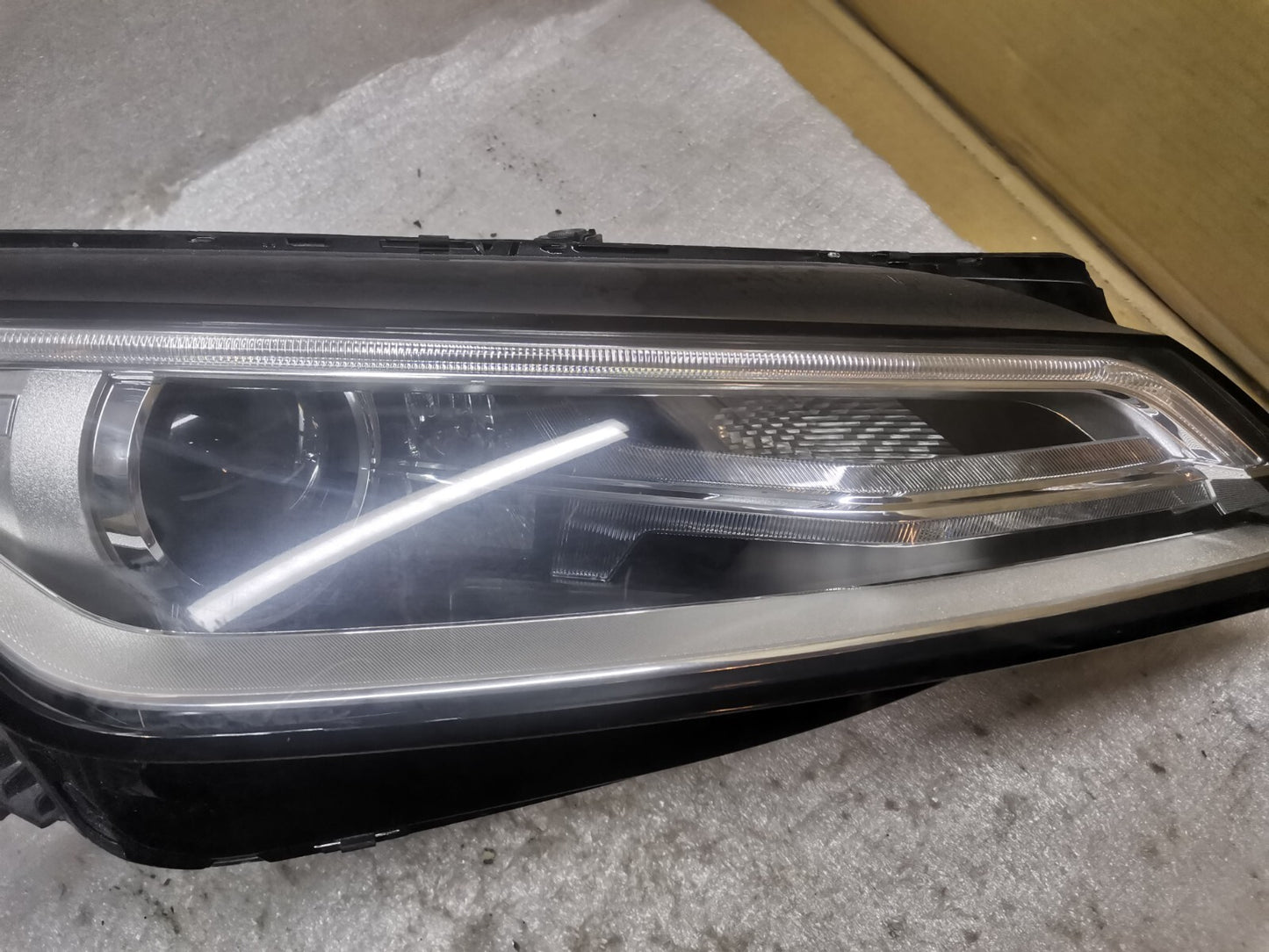 AUDI TT GENUINE 2022 DRIVER SIDE HEADLIGHT HEADLAMP 8S0941006G autt105