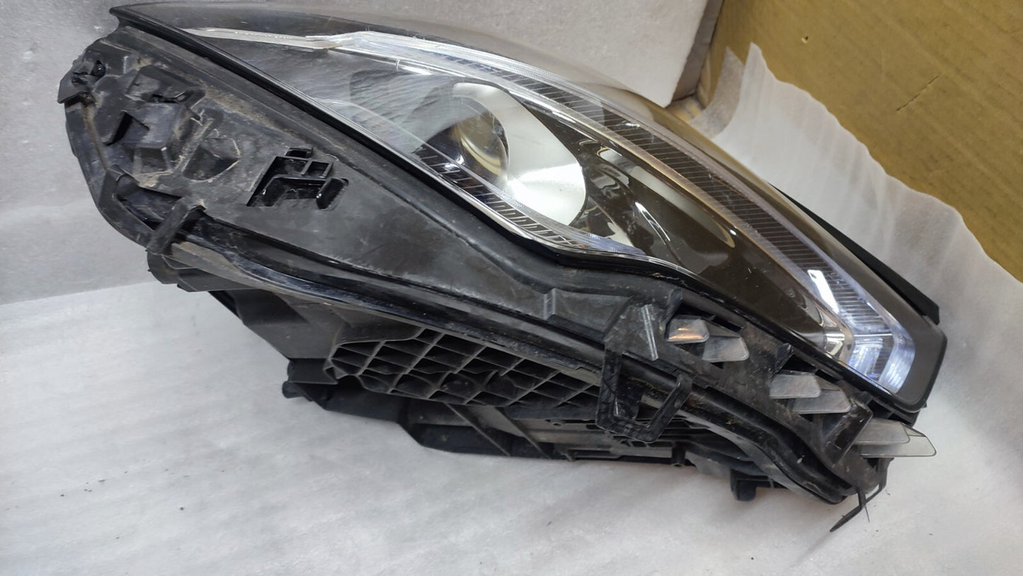 MERCEDES-BENZ CLA 2019-22 FRONT RIGHT DRIVER SIDE HEADLIGHT A1189062800 m11879