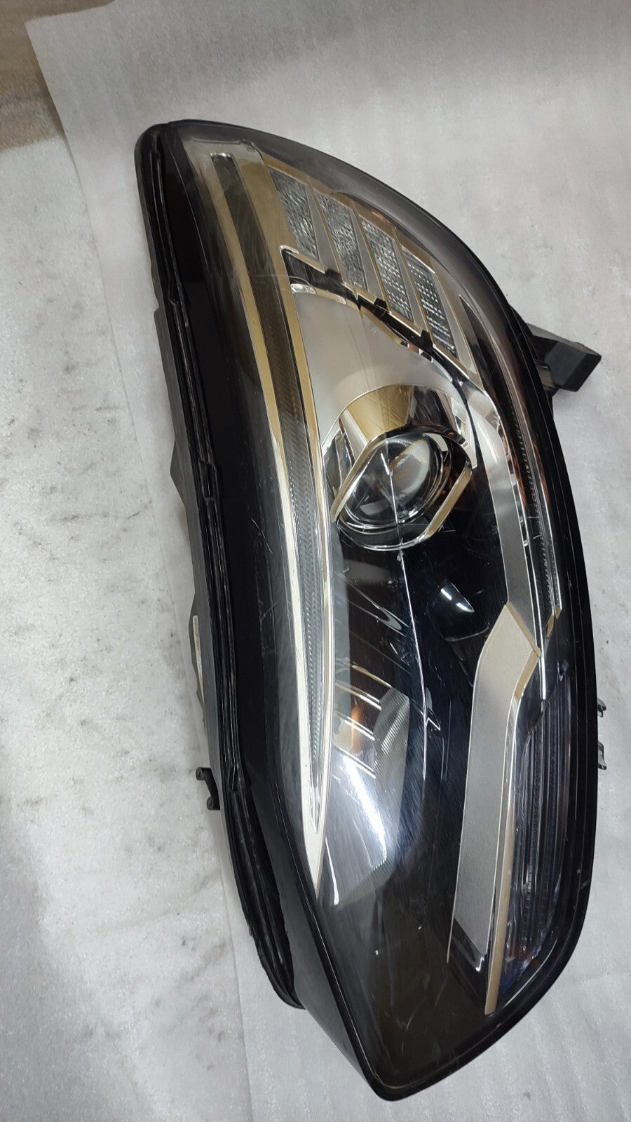 RENAULT SCENIC HEADLAMP LEFT PASSENGER SIDE 260606234R MK4 2017 - 2022 ren22