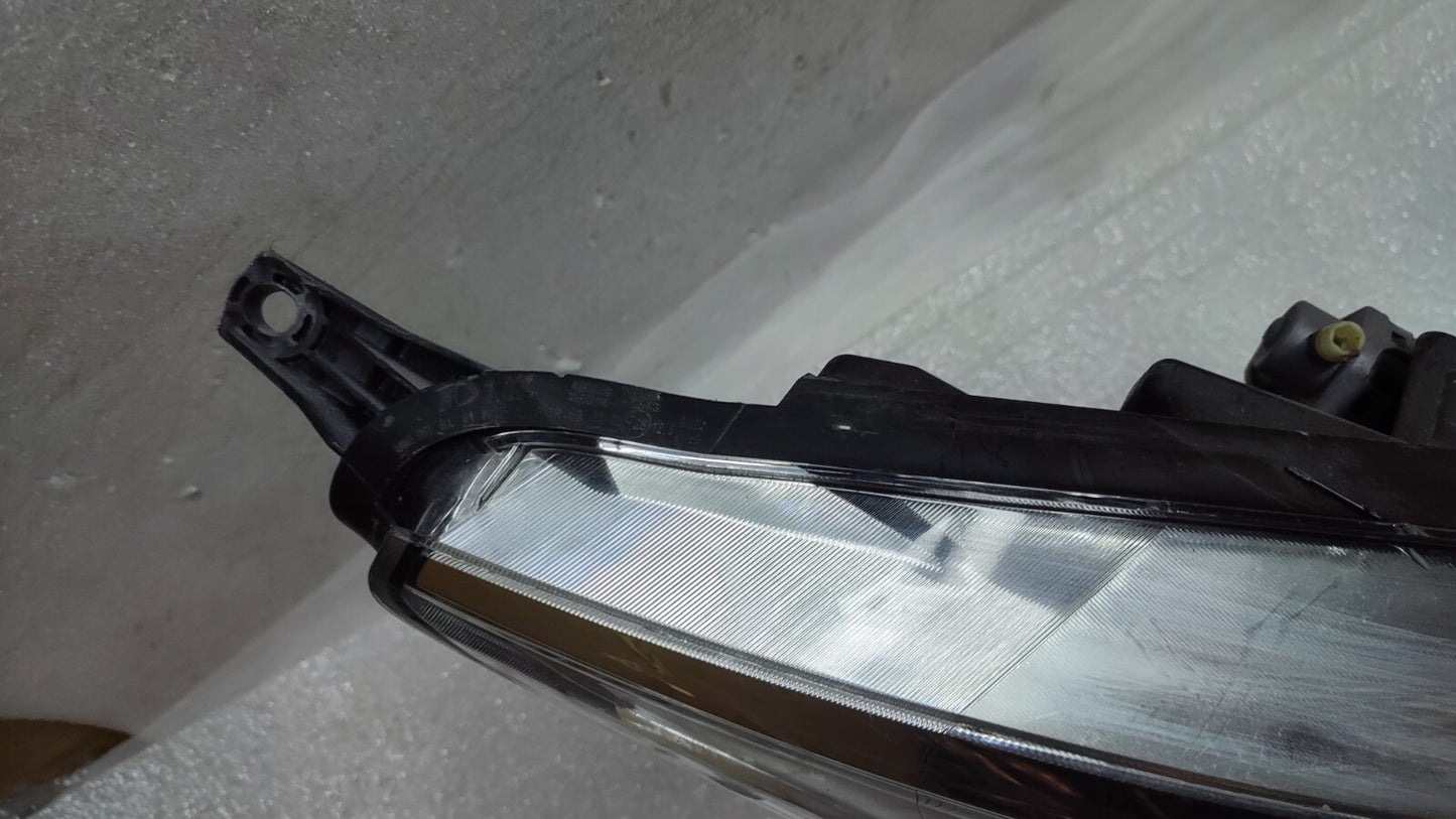 Nissan e-NV200 drivers side (RH OSF) Headlight 260104FE0A 2015 - 2019 ni37