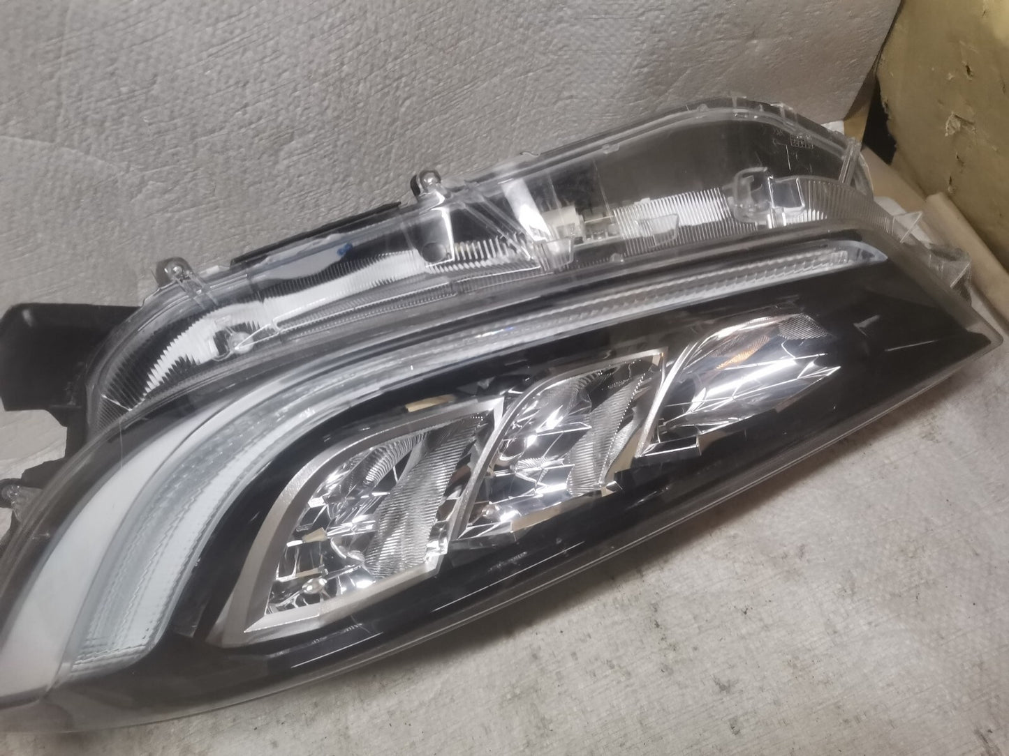 TOYOTA YARIS 2020 2021 2022 FULL LED PASSENGERSIDE N/S LEFT GENUINE HEADLIGHT