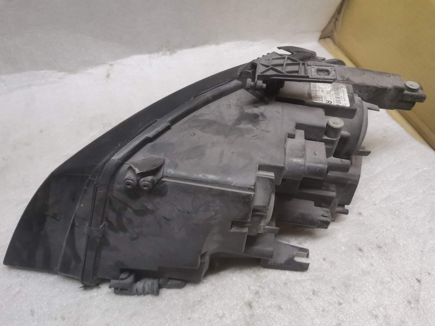 AUDI A4 B8 2008- 12 FRONT RIGHT DRIVER SIDE HEADLIGHT 8K0941004A au116