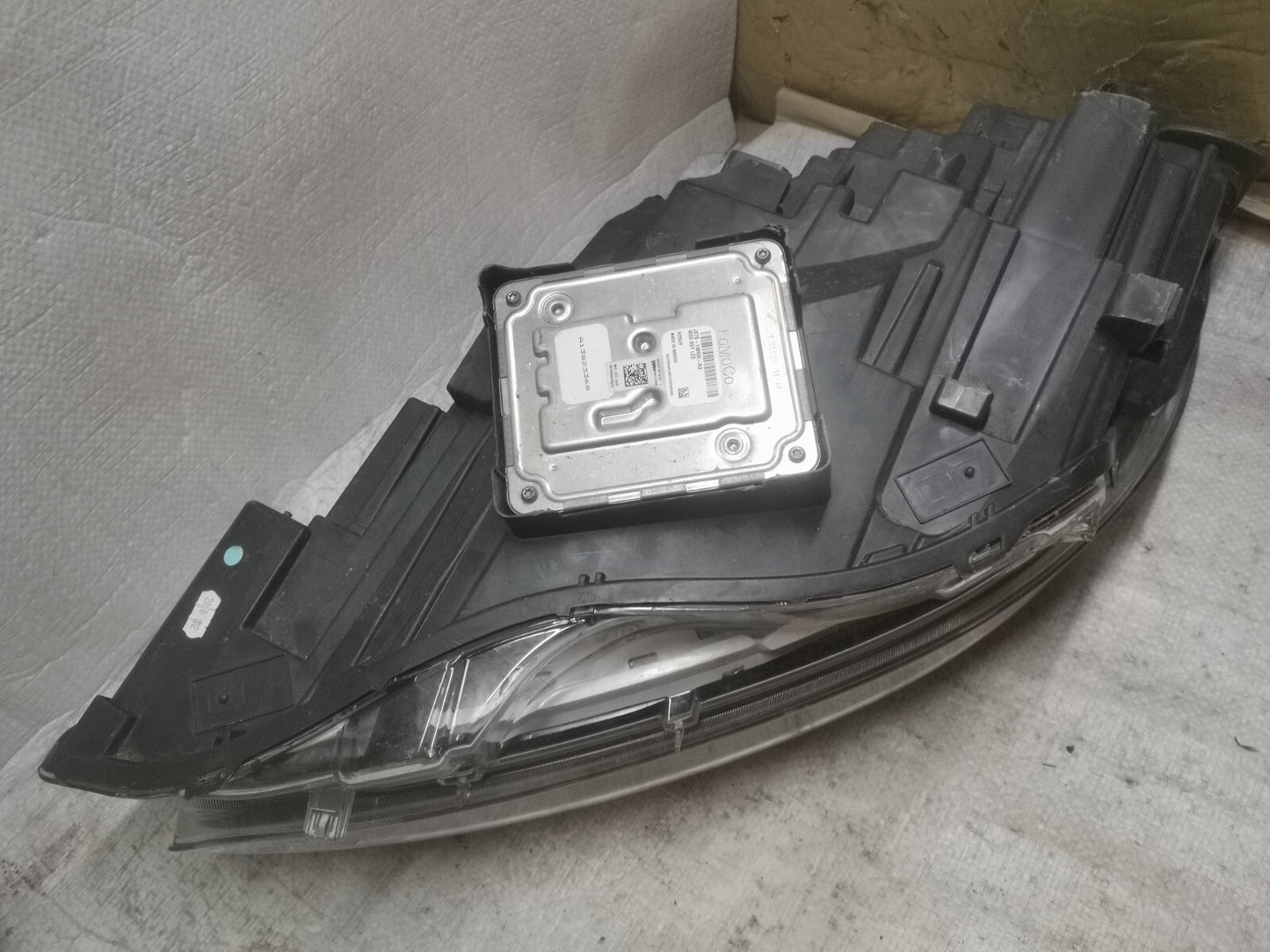 Ford Kuga 2020-22 Right drivers side headlight Headlamp LV4B-13E014-BG fomo16