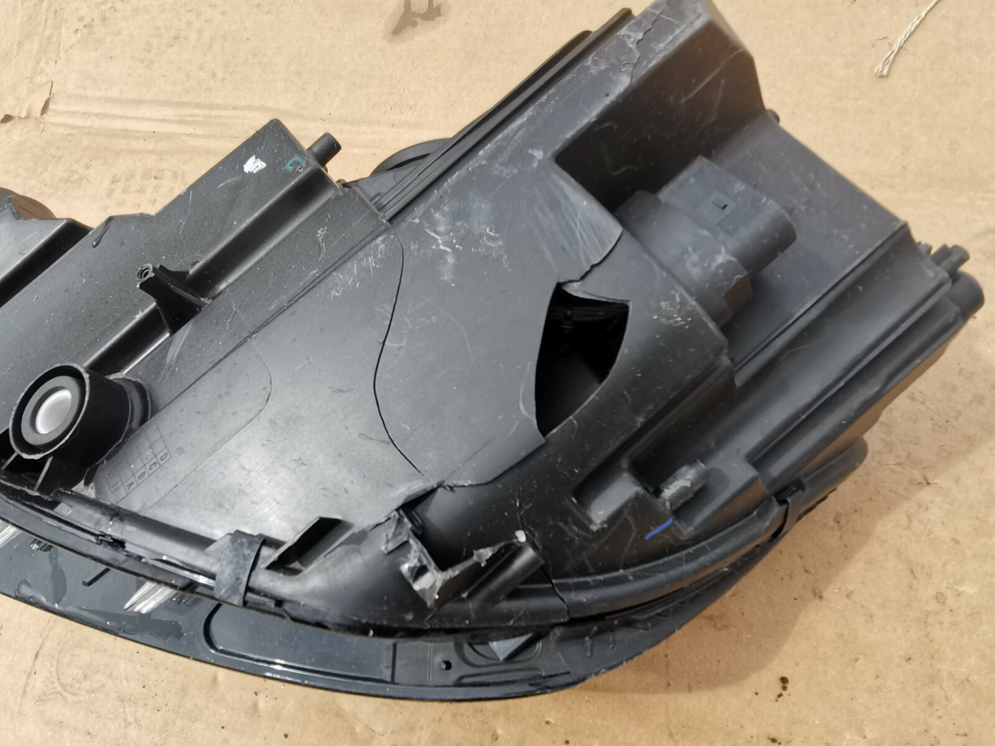 AUDI A4 B9 8W DRIVERS RIGHT SIDE HEADLIGHT 8W0941006A aua464