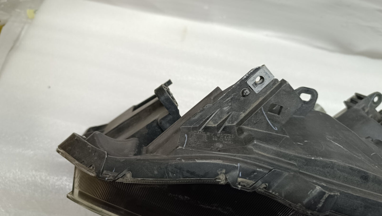 HONDA CR-V MK4 2013-2015 GENUINE PASSENGERS SIDE FRONT XENON HEADLIGHT ho21