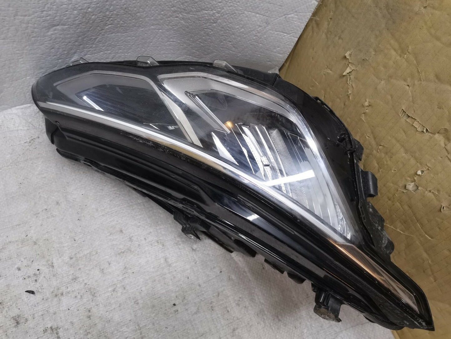 Volkswagen GOLF mk8 GENUINE 9+ DRIVER SIDE HEADLIGHT HEADLMAP 5H2941006 vwgo57