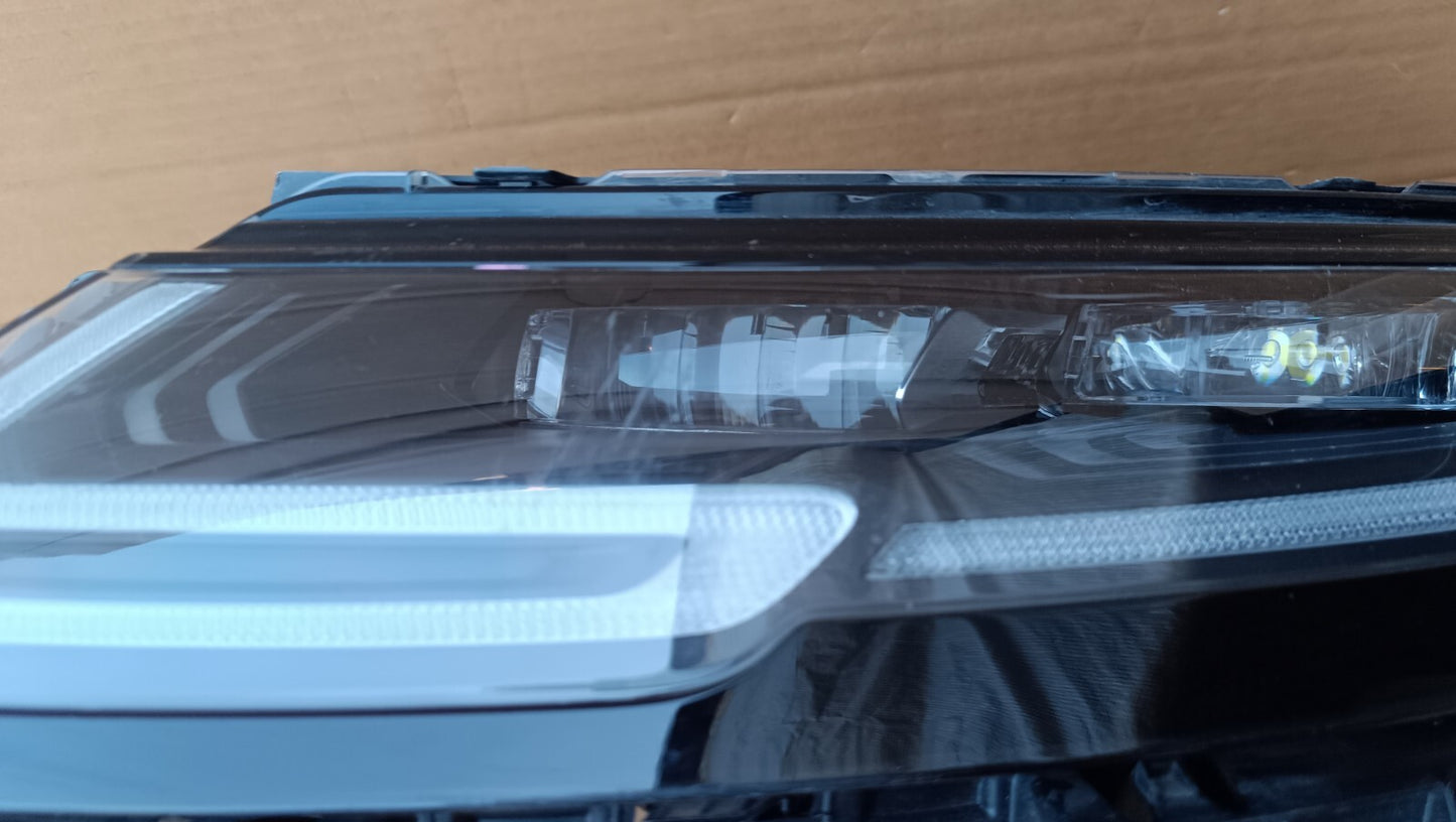 RANGE ROVER EVOQUE L551 PASSENGER SIDE LED MATRIX HEADLIGHT K8D2-13W030-GF j71