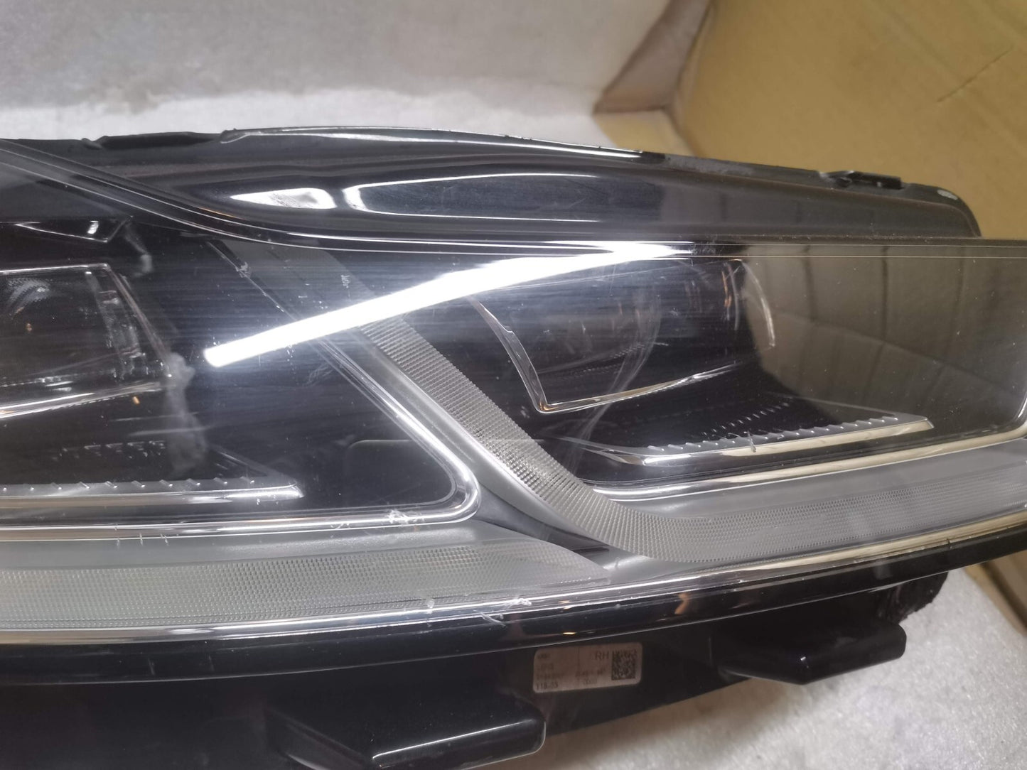 Jaguar i-Pace FULL LED Headlight HIGH LT GENUINE J9D3-13W029-GC jlr34