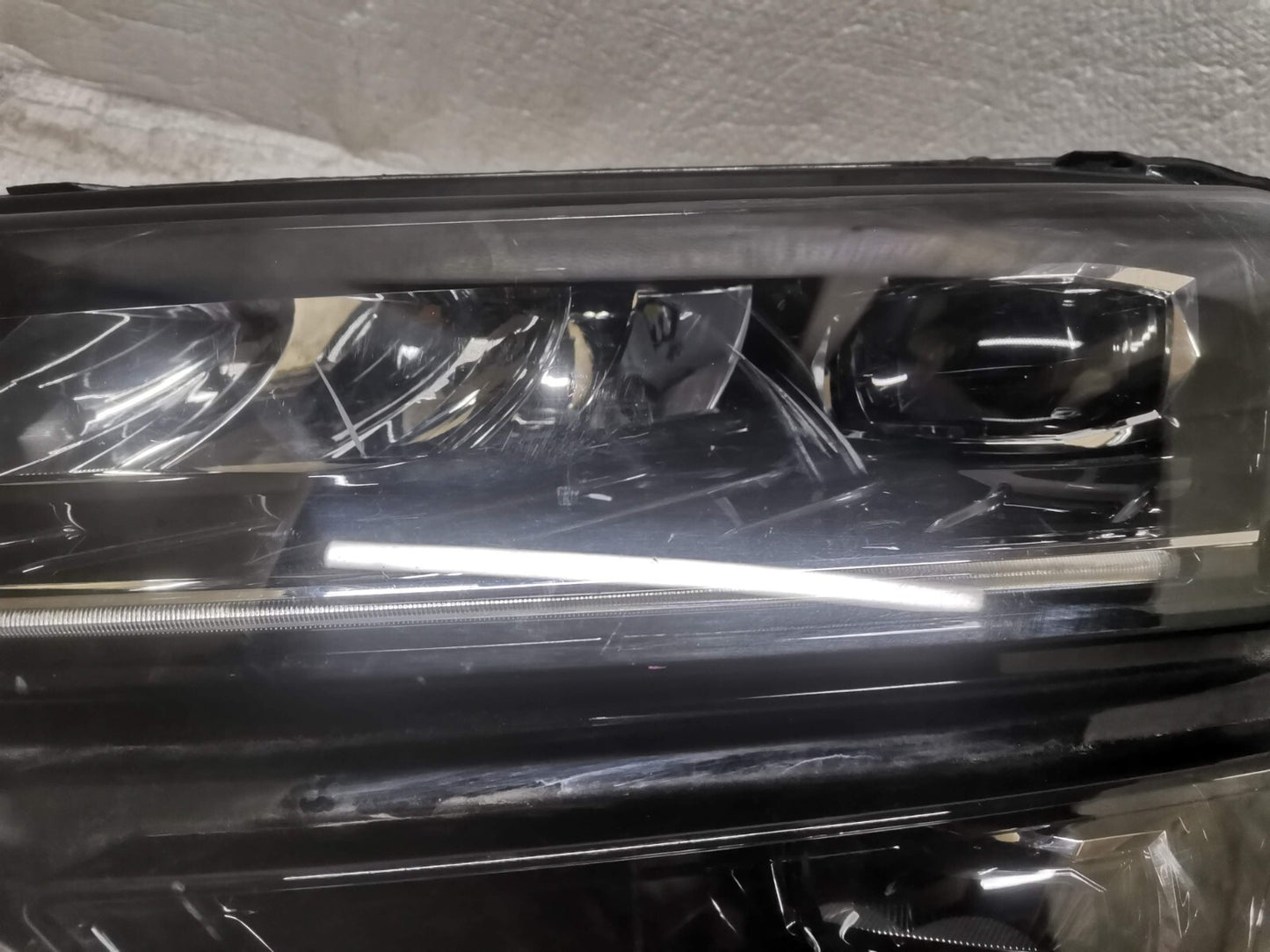 SKODA KAROQ Front Left Headlight 57C941015C skkq37