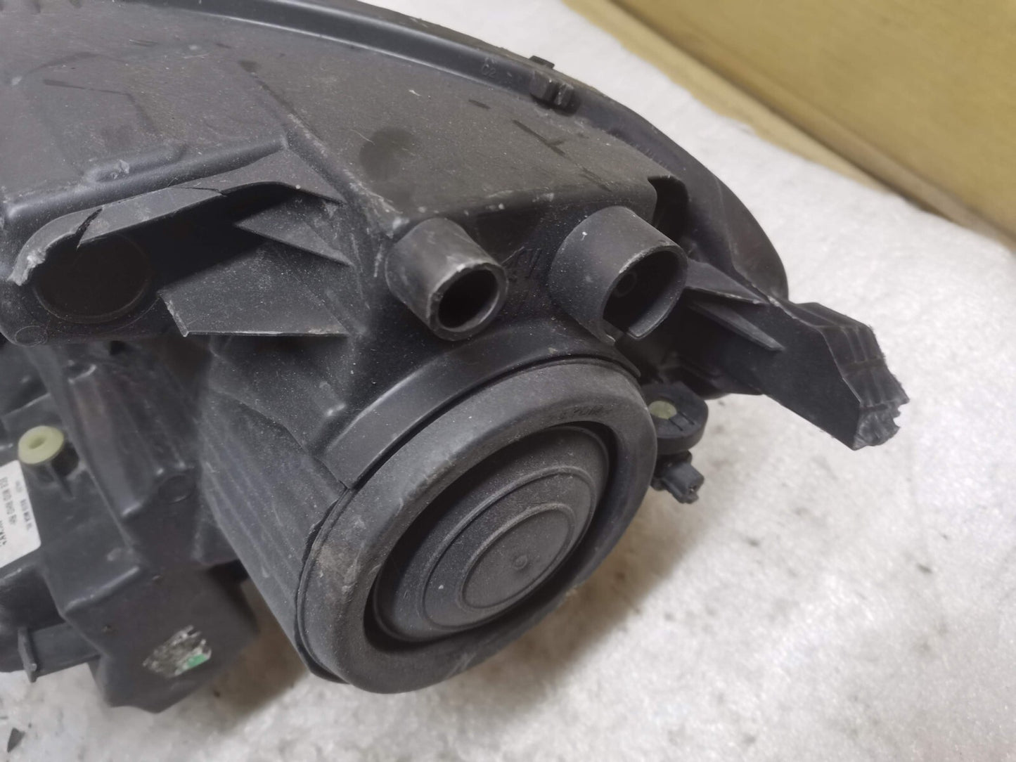 FORD ECOSPORT O/S Drivers Right Headlight GN15-13W029-ZA 2017-2023 fomo23