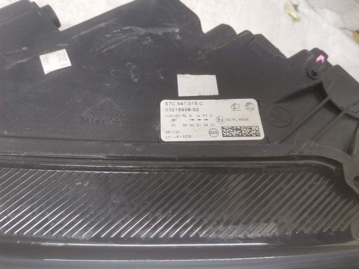 SKODA KAROQ Front Left Headlight 57C941015C skkq37