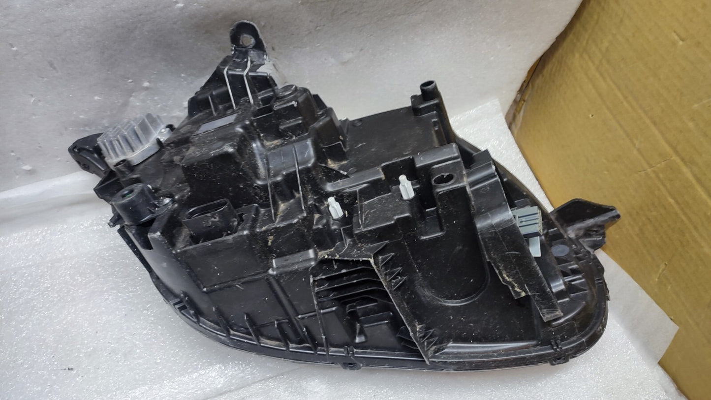 VOLVO XC90 MID RHD PASSENGER SIDE FRONT HEADLIGHT 32342488 vo72