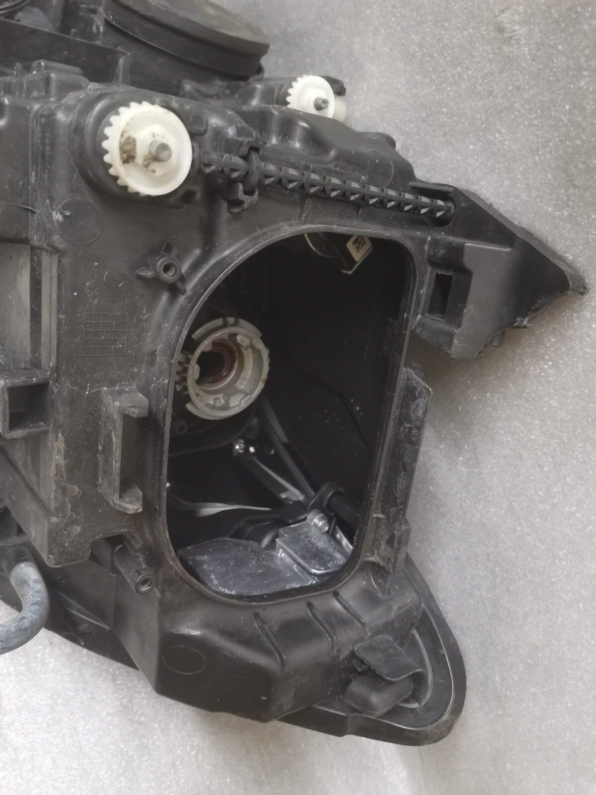 AUDI A6 GENUINE RIGHT DRIVERS HEADLIGHT XENON 4G0941006D AU125