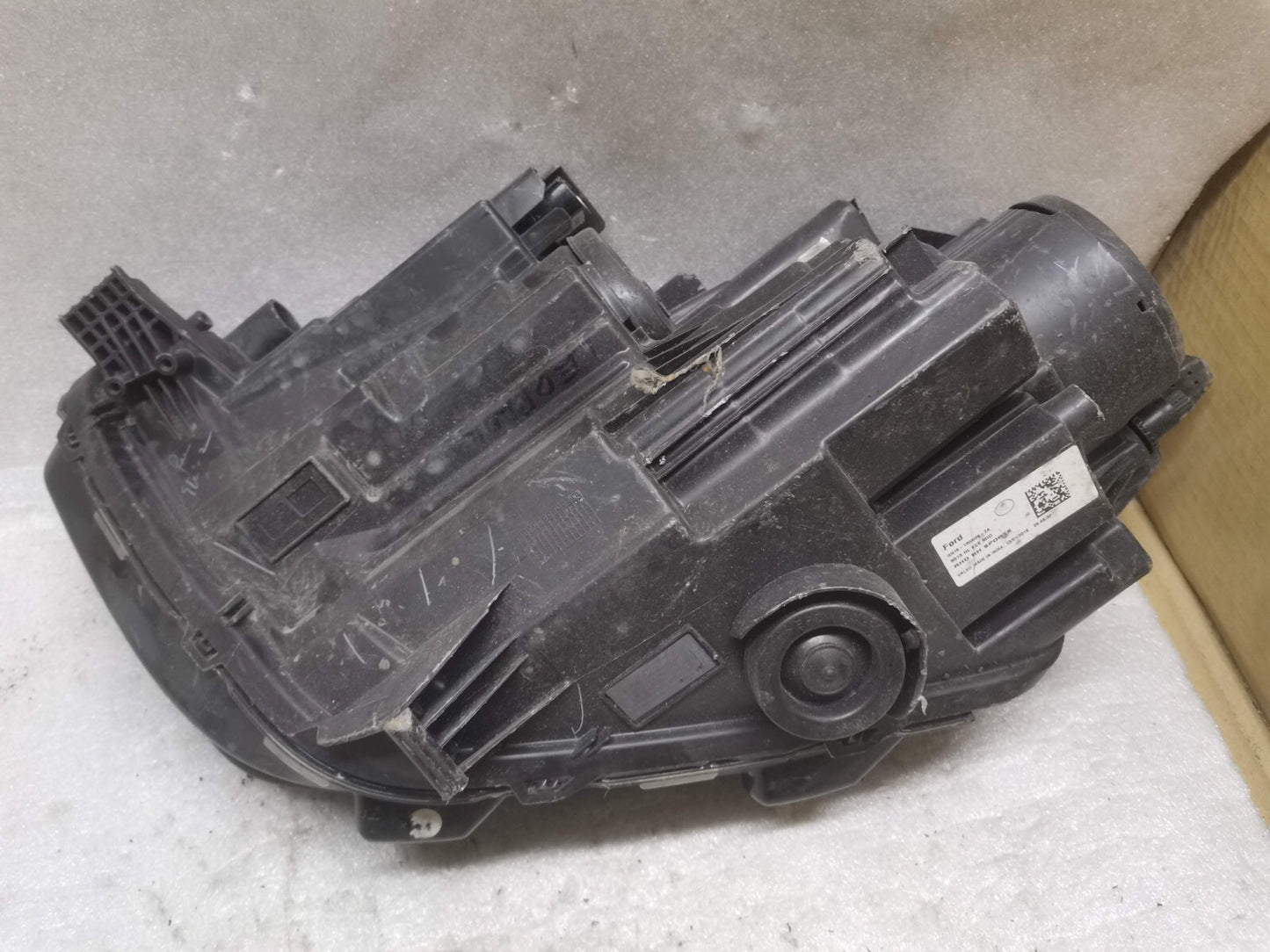 FORD ECOSPORT O/S Drivers Right Headlight GN15-13W029-ZA 2017-2023 fomo23