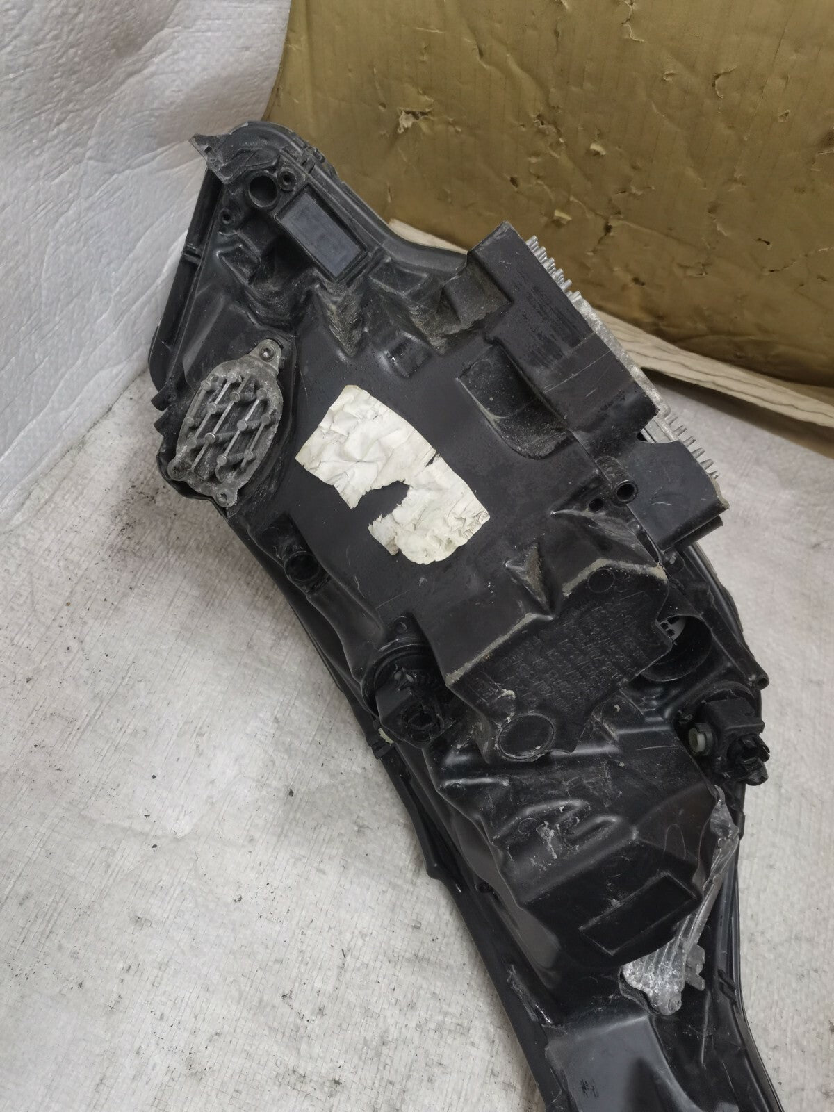 Land Rover Discovery L462 NS Nearside Passenger Front Headlight HY3213W030 jlr23