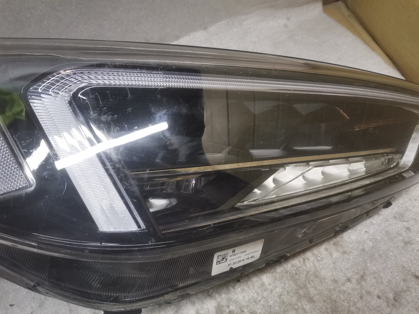 Hyundai TUCSON 2019 Right Driver Side Headlight Full LED. D792111A20 hytu2