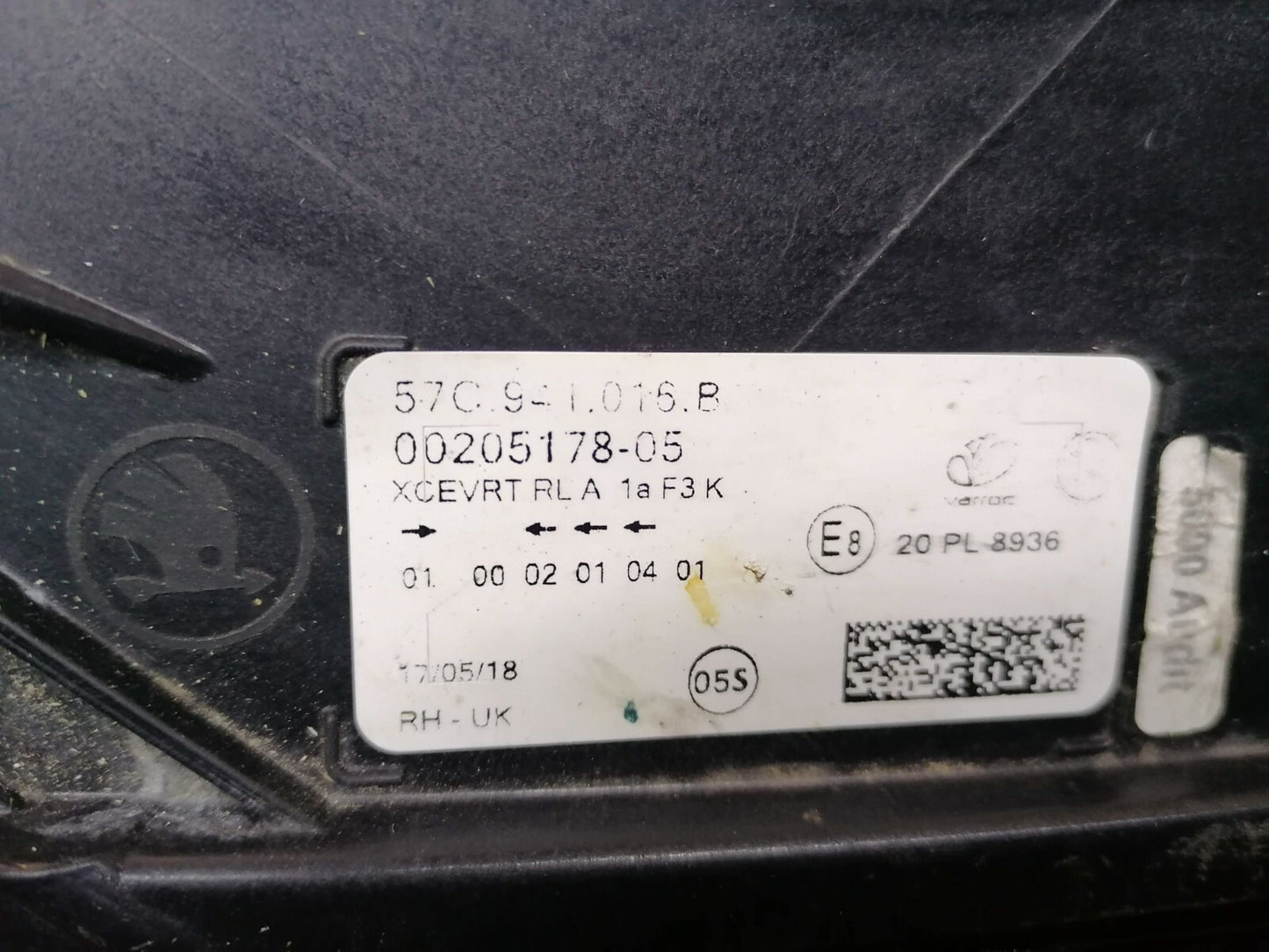 SKODA KAROQ RIGHT SIDE LED HEADLIGHT 57C941016B GENUINE SKKQ15