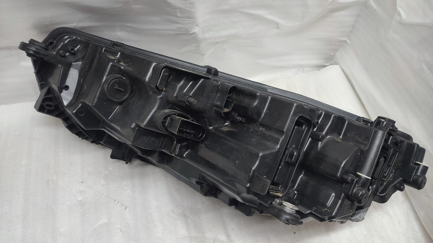 SKODA OCTAVIA MK4 2020+ RIGHT DRIVER SIDE LED HEADLIGHT 5E8941016 sk95