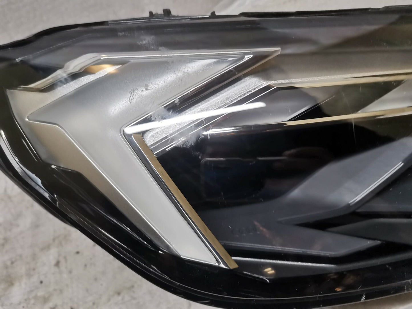 AUDI A1 S1 2018-2022 RHD RIGHT DRIVERS SIDE LED HEADLIGHT 82A941034E aua185