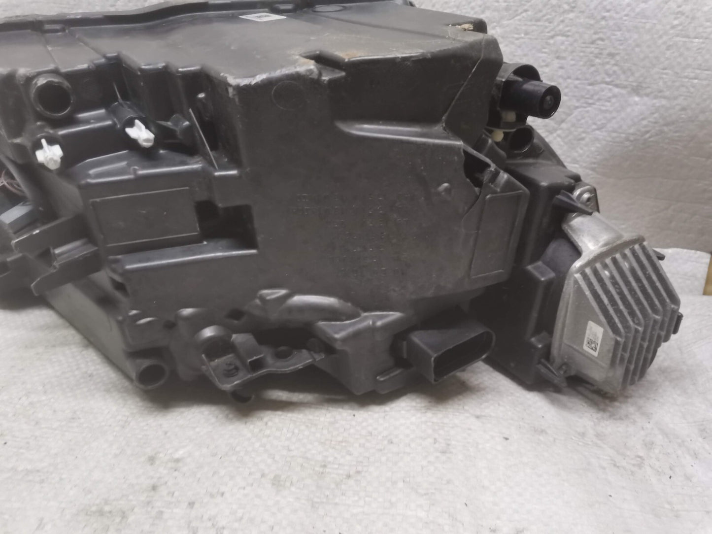 VOLVO XC40 2021 NSF PASSENGER SIDE FRONT HEADLIGHT HEADLAMP 31655984 vo4020