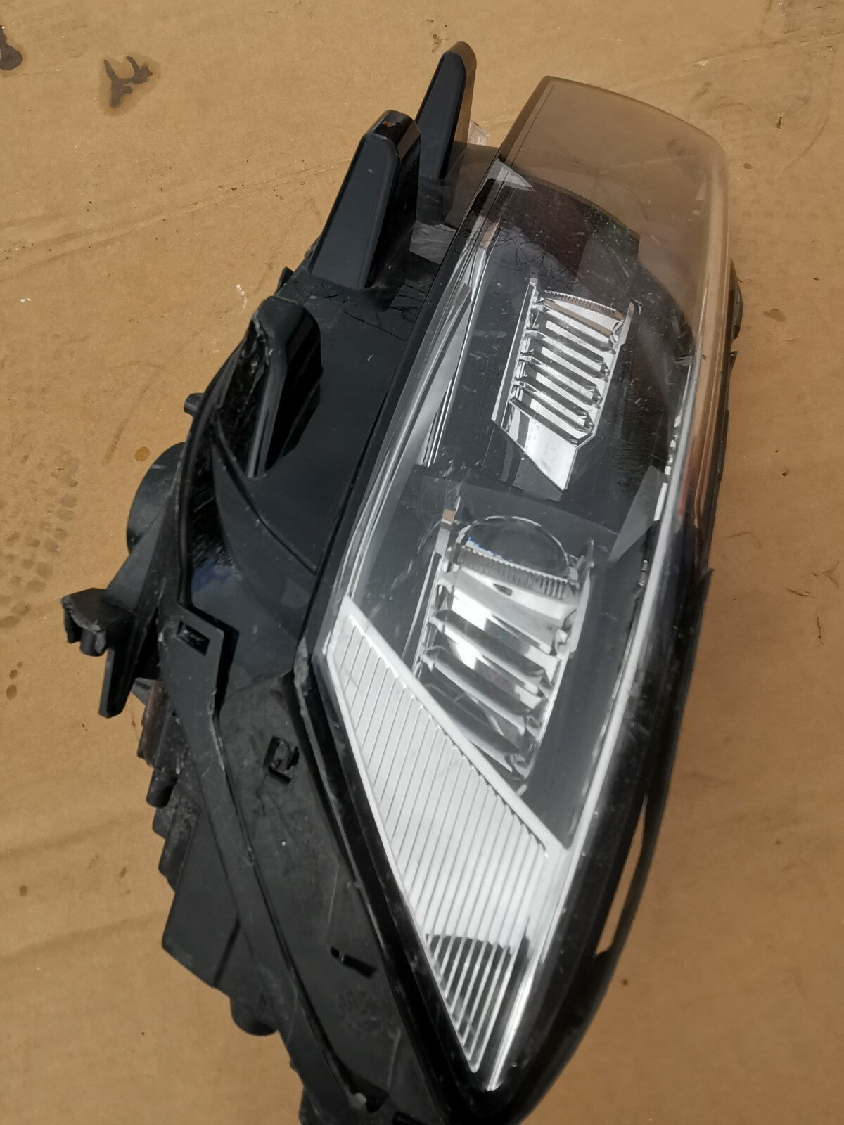 VW T ROC XENON LED LEFT SIDE HEADLIGHT 2017+ ONWARDS 2GA941035E vwtr33
