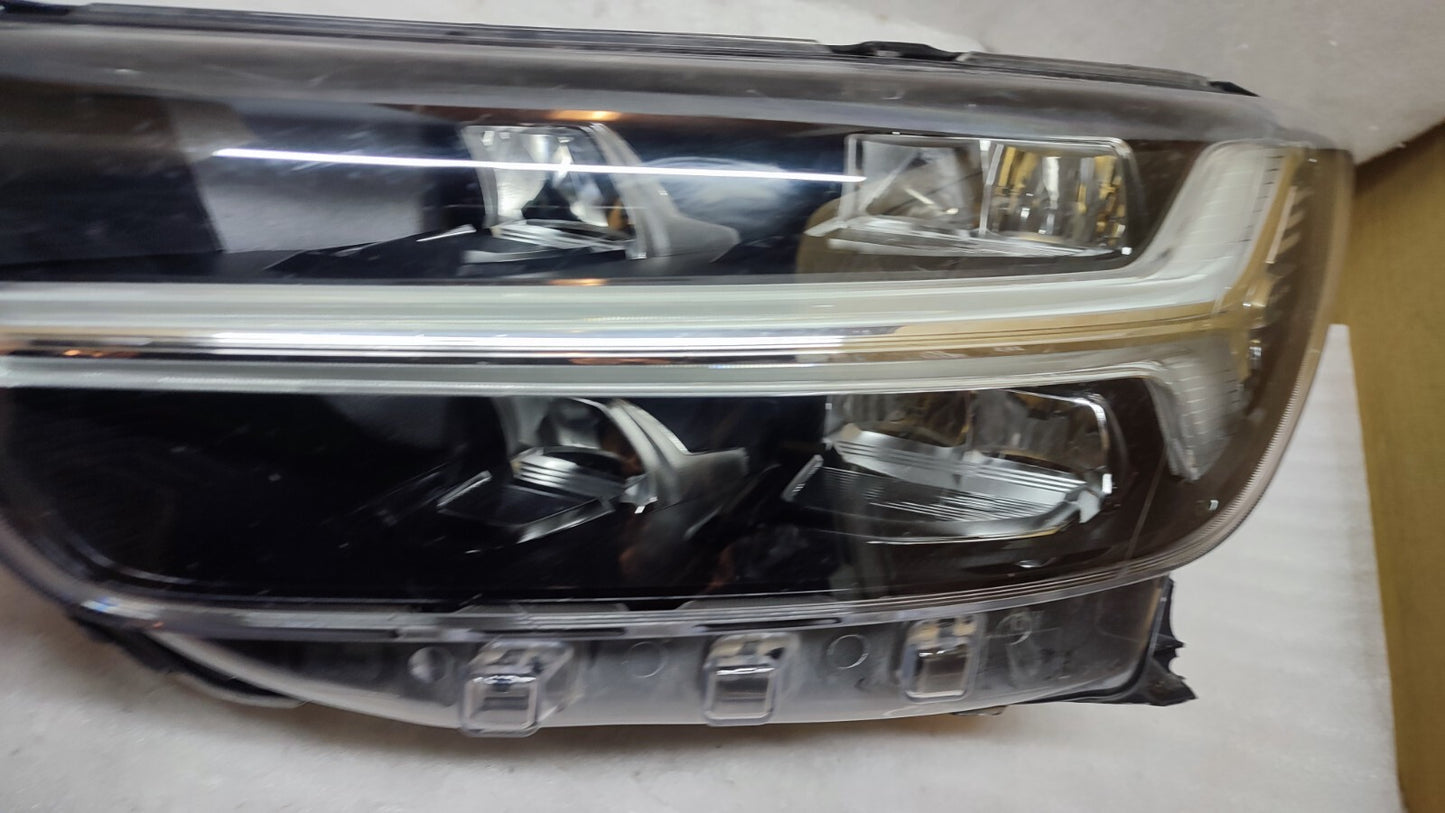 VOLVO XC40 2017 TO 2021 LED PASSENGERSIDE HEADLIGHT 31655992 vo4062