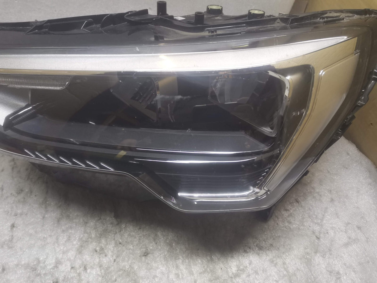 AUDI Q3 FRONT LEFT HEADLIGHT RHD LED 83A941011A 2018-2023 auq3144