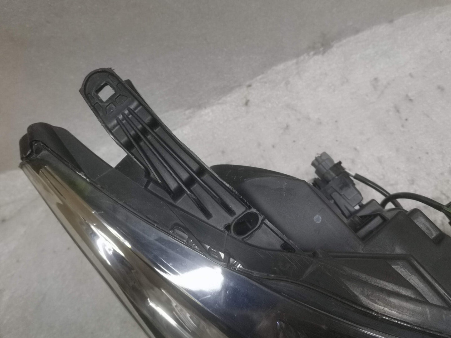 Mitsubishi Shogun Pajero sport Headlight Right
