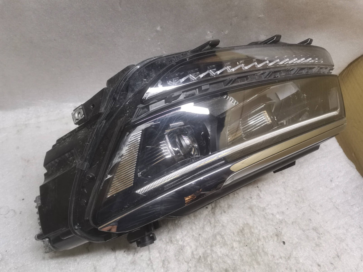 VW Tiguan 5N II MK2 2016-2020 Adaptive Full LED left side 5NC941081D vwti85
