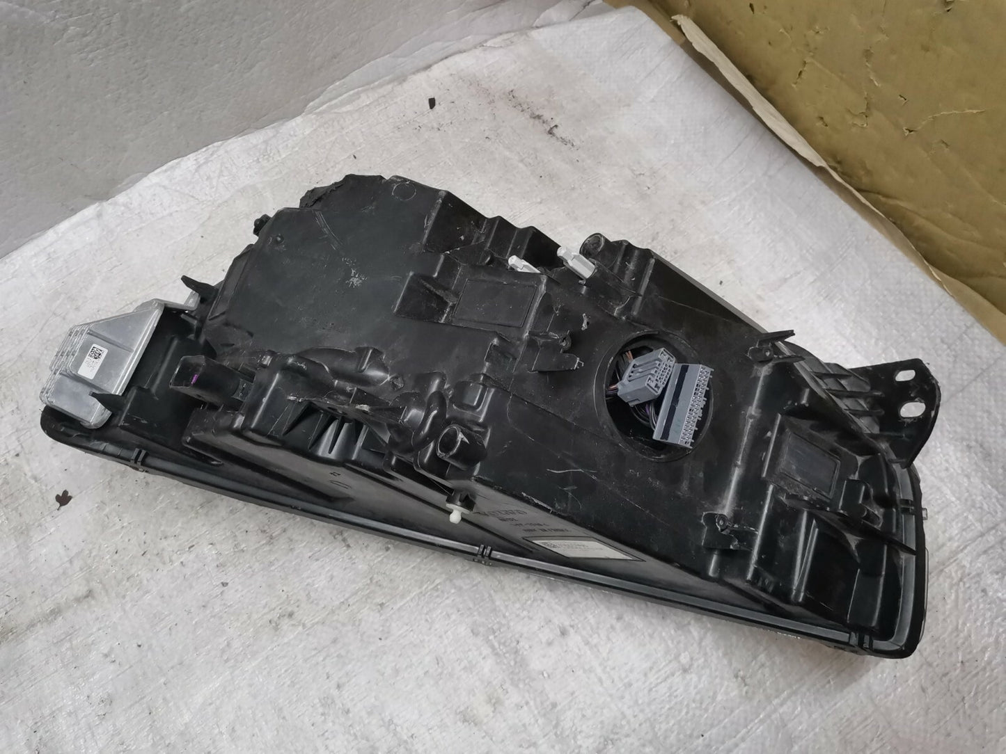 VOLVO XC40 O/S DRIVERS SIDE HEADLIGHT 2018-21 LED HEADLIGHT 31655986 vo4015
