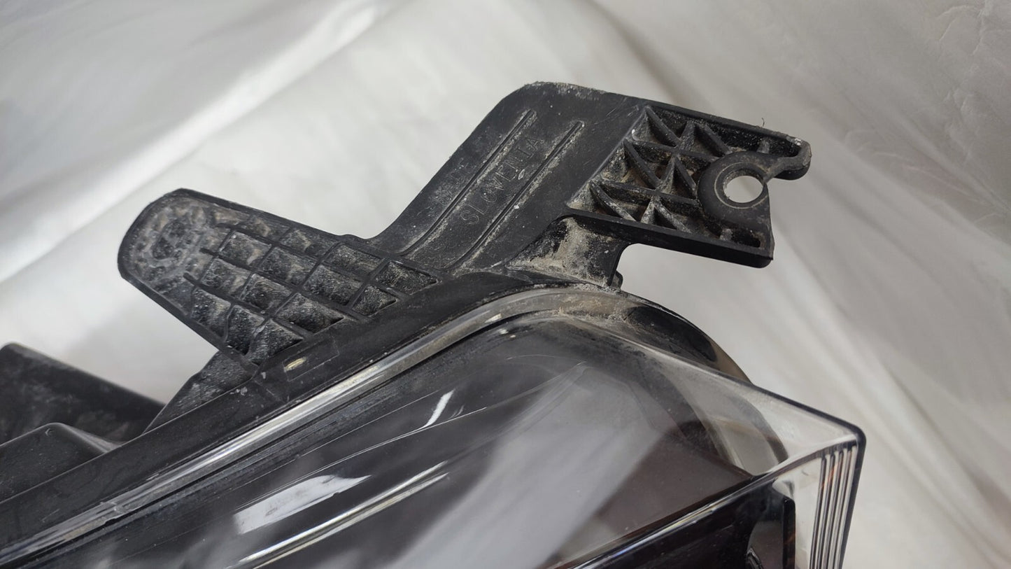Mercedes Benz X Class Driver Side Xenon Headlamp A4709061300 2017-2020 m40797
