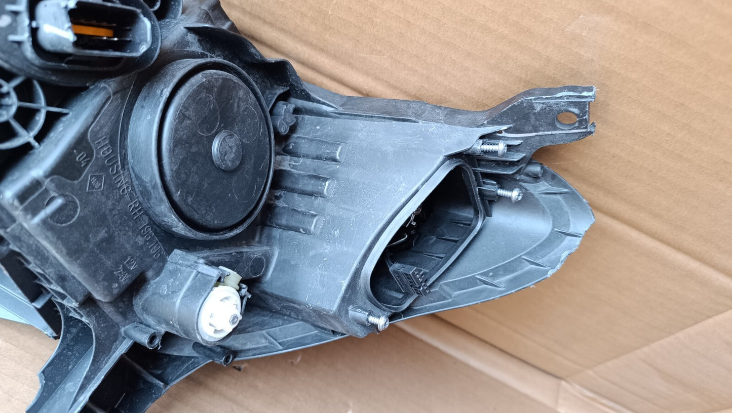 RENAULT KADJAR HEADLIGHT HEADLAMP RIGHT O/S/F 260106036R ren57