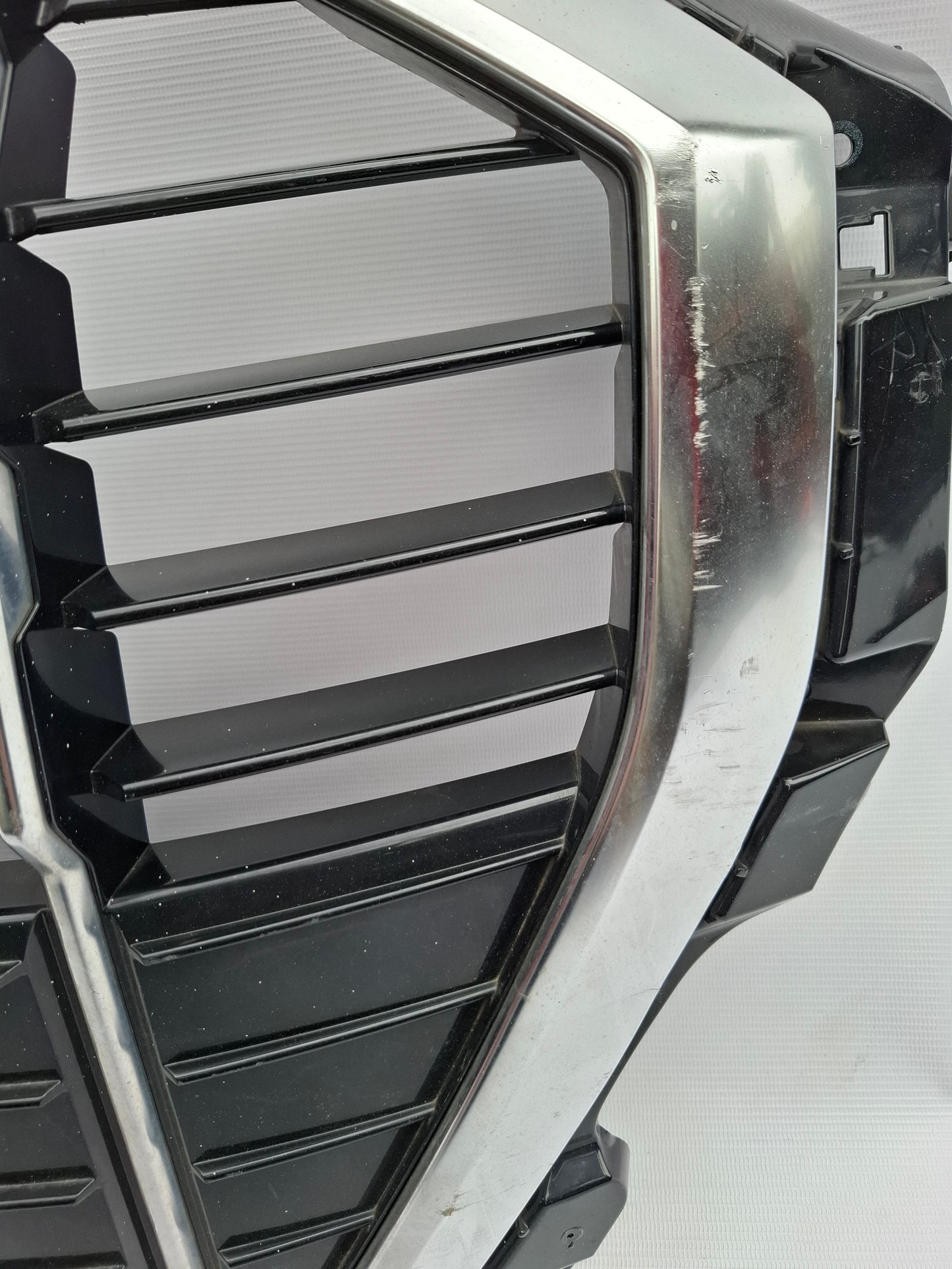 AUDI Q3 83A S-LINE 2018 ON FRONT BUMPER GRILLE GENUINE 83A853651