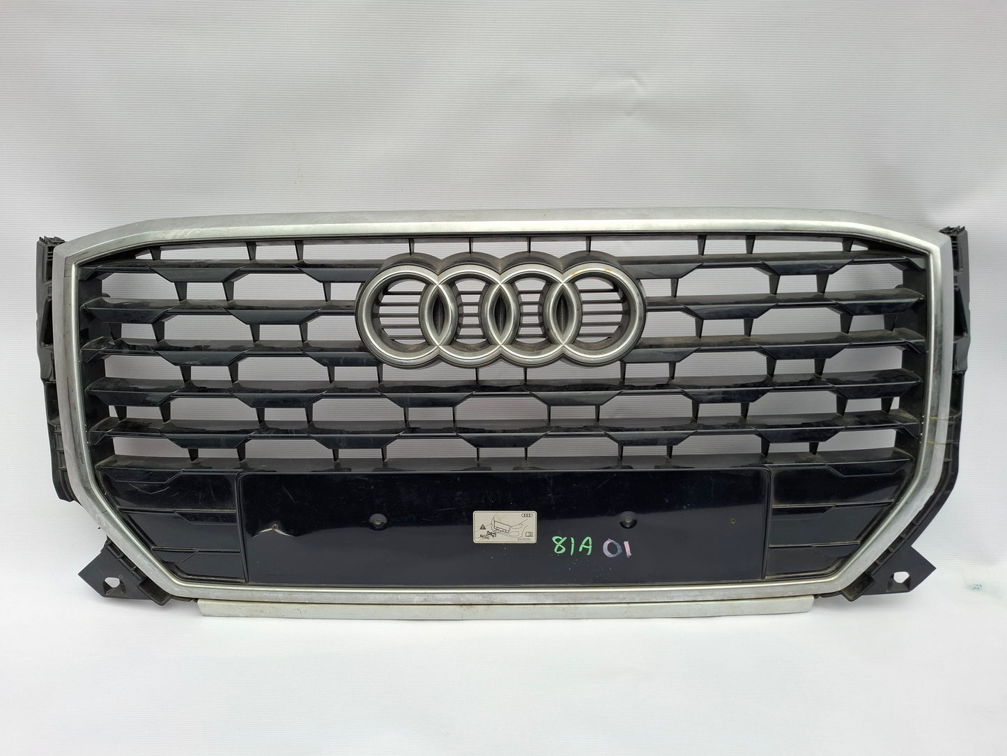 AUDI Q2 2016-2020 FRONT BUMPER GRILLE GENUINE 81A853651