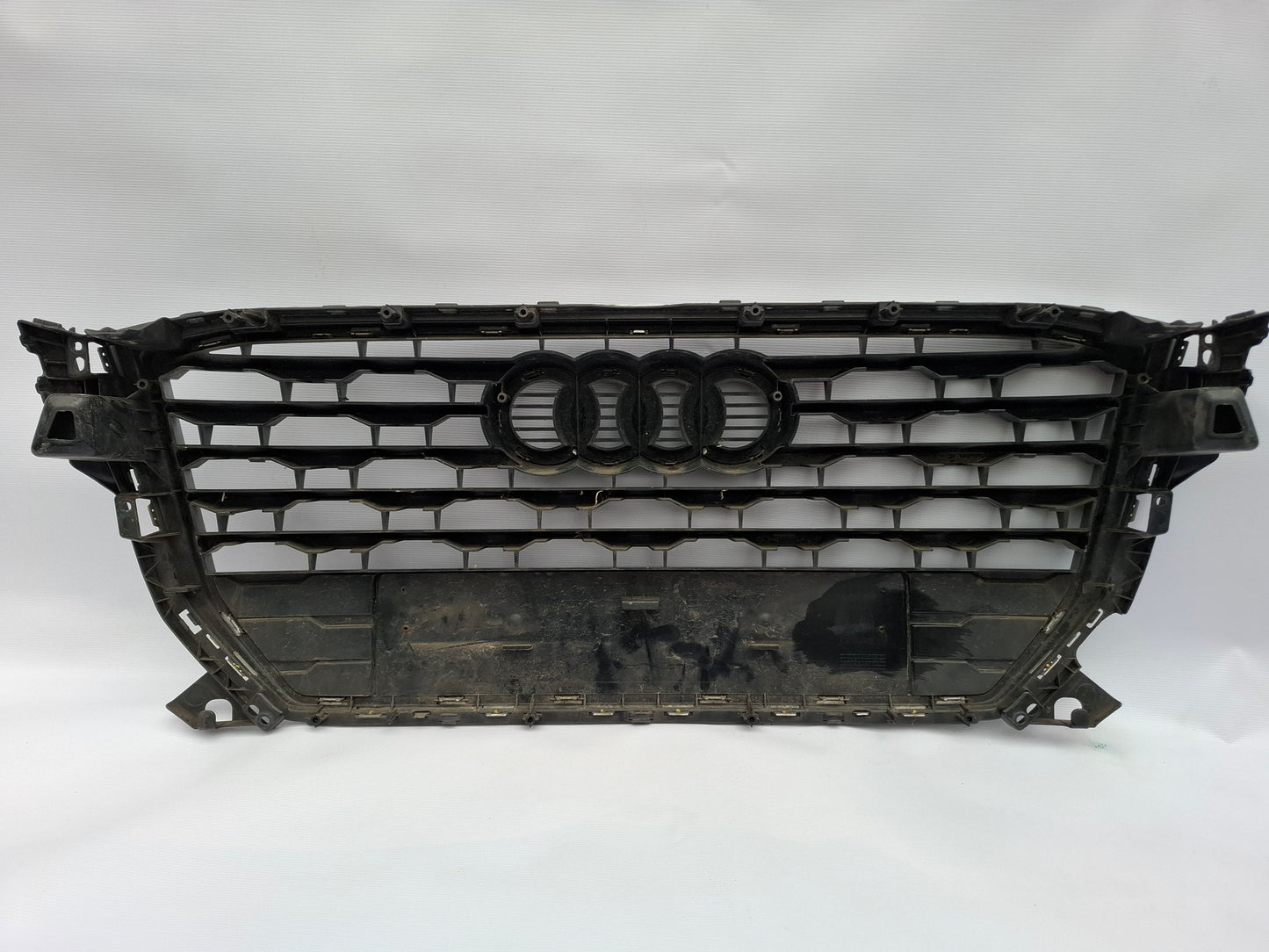 AUDI Q2 2016-2020 FRONT BUMPER GRILLE GENUINE 81A853651
