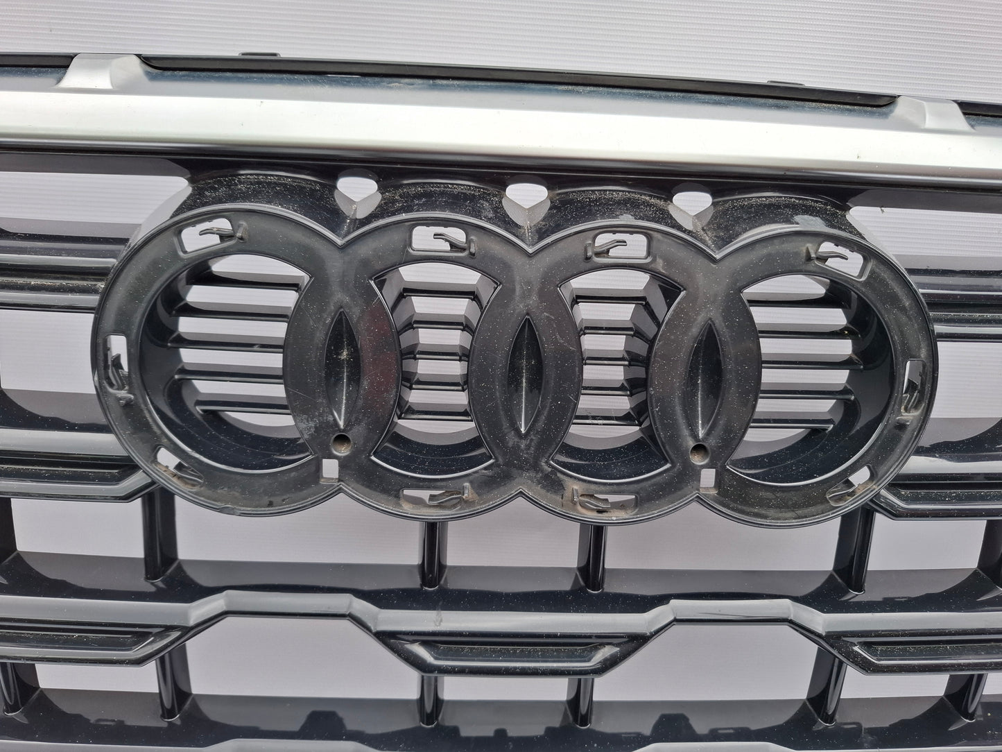 AUDI Q2 2017-2023 GENUINE FRONT RADIATOR GRILLE 81A853651H