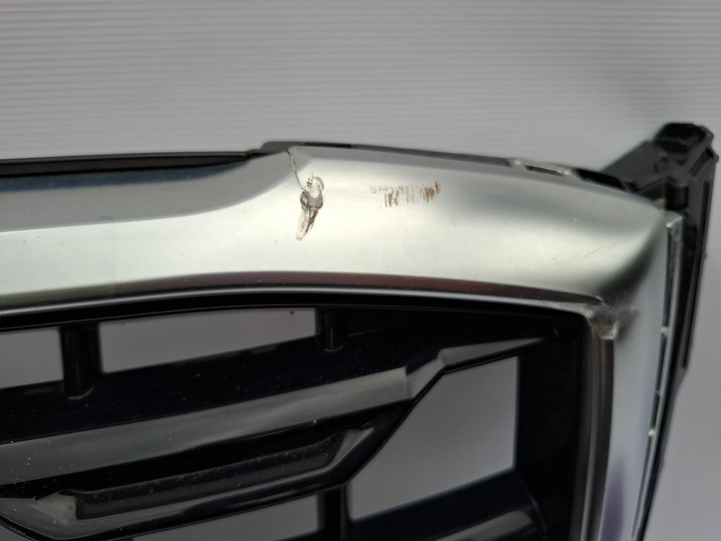 AUDI Q2 2017-2023 GENUINE FRONT RADIATOR GRILLE 81A853651H