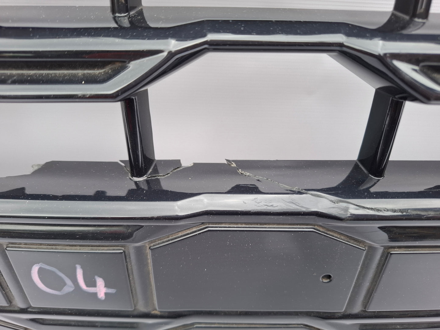 AUDI Q2 2017-2023 GENUINE FRONT RADIATOR GRILLE 81A853651H