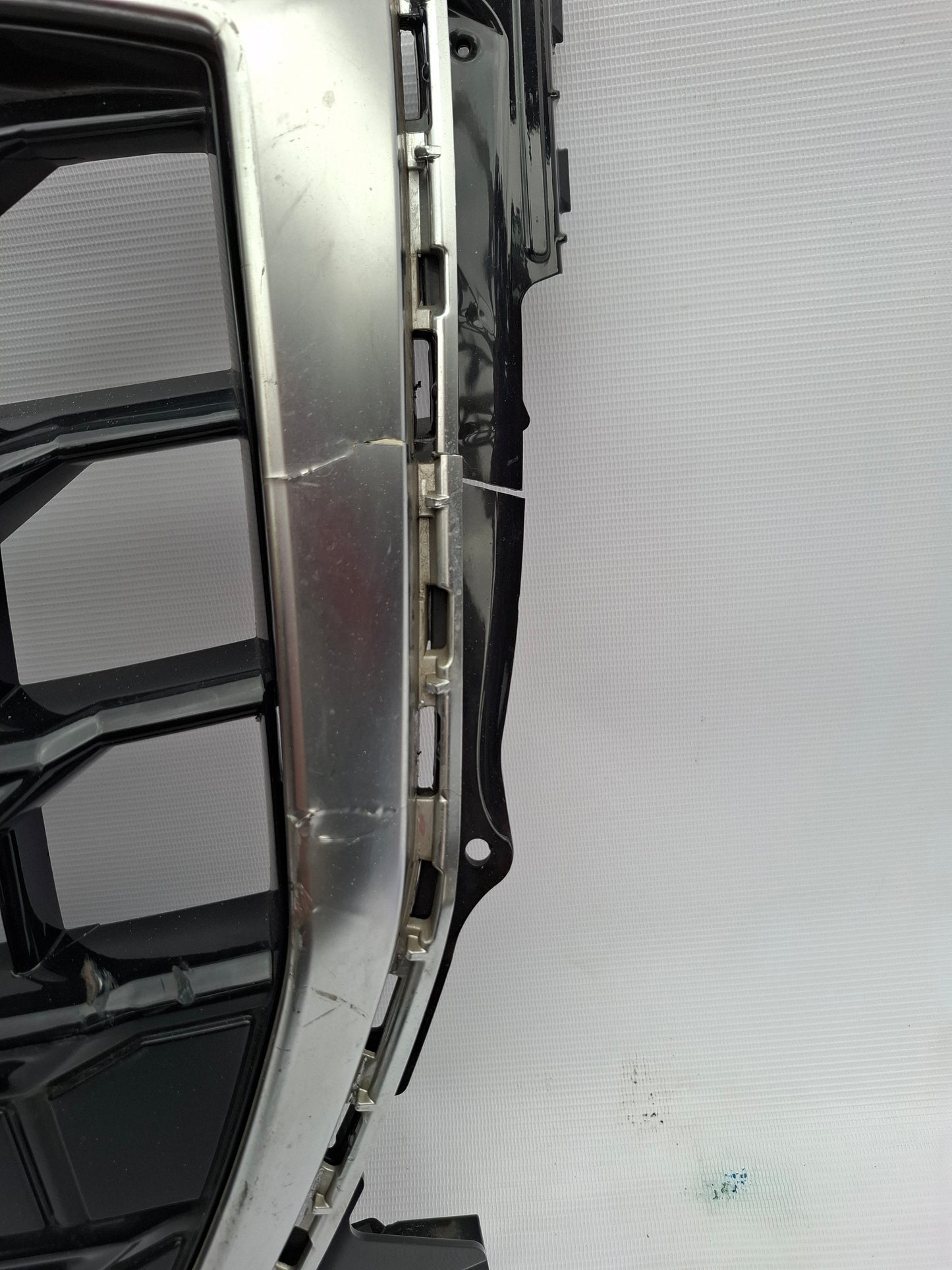 AUDI Q2 2017-2023 GENUINE FRONT RADIATOR GRILLE 81A853651H