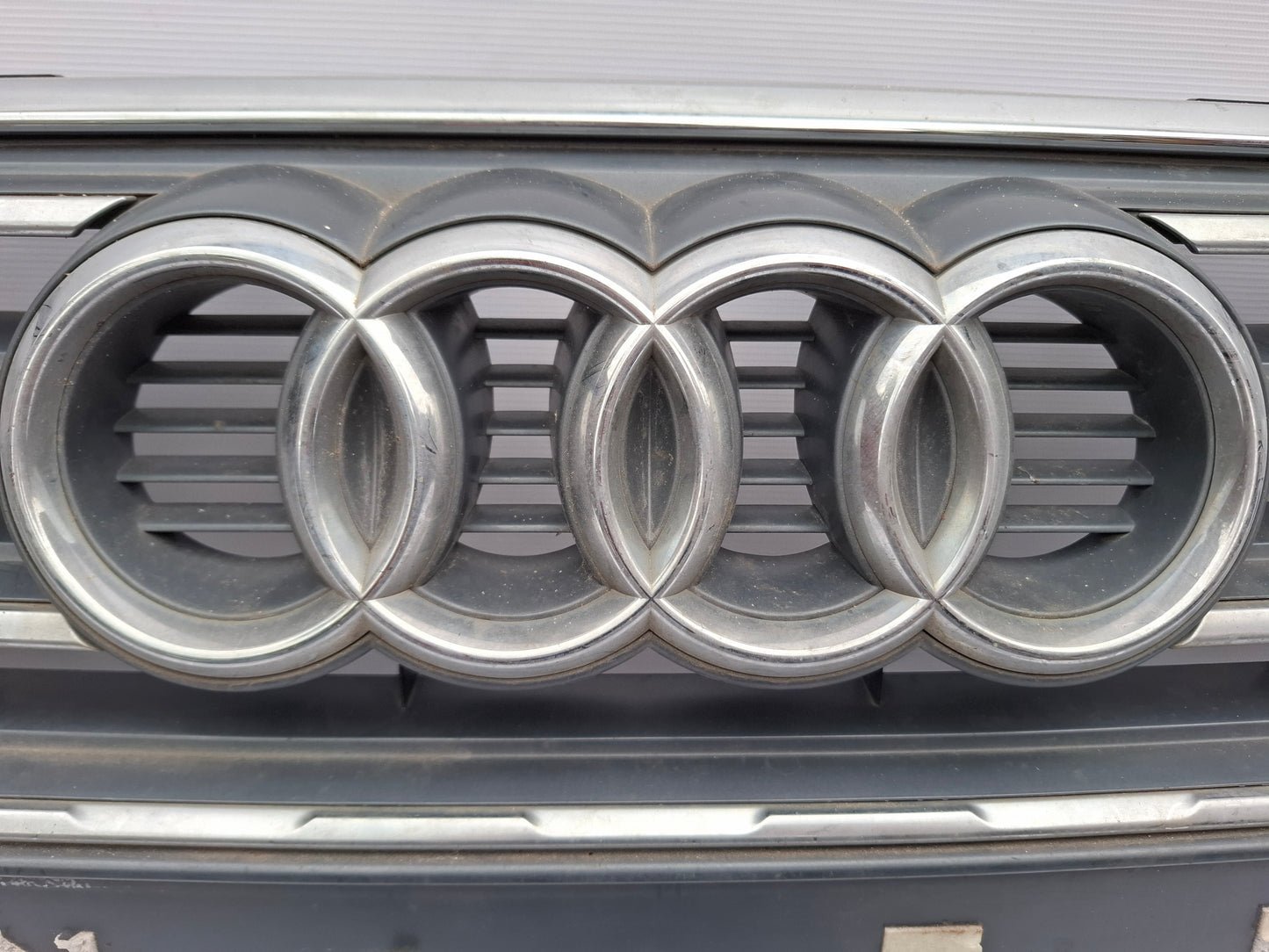 AUDI A4 B9 S LINE 2015-19 GENUINE FRONT BUMPER CENTRE GRILLE 8W0853651AB