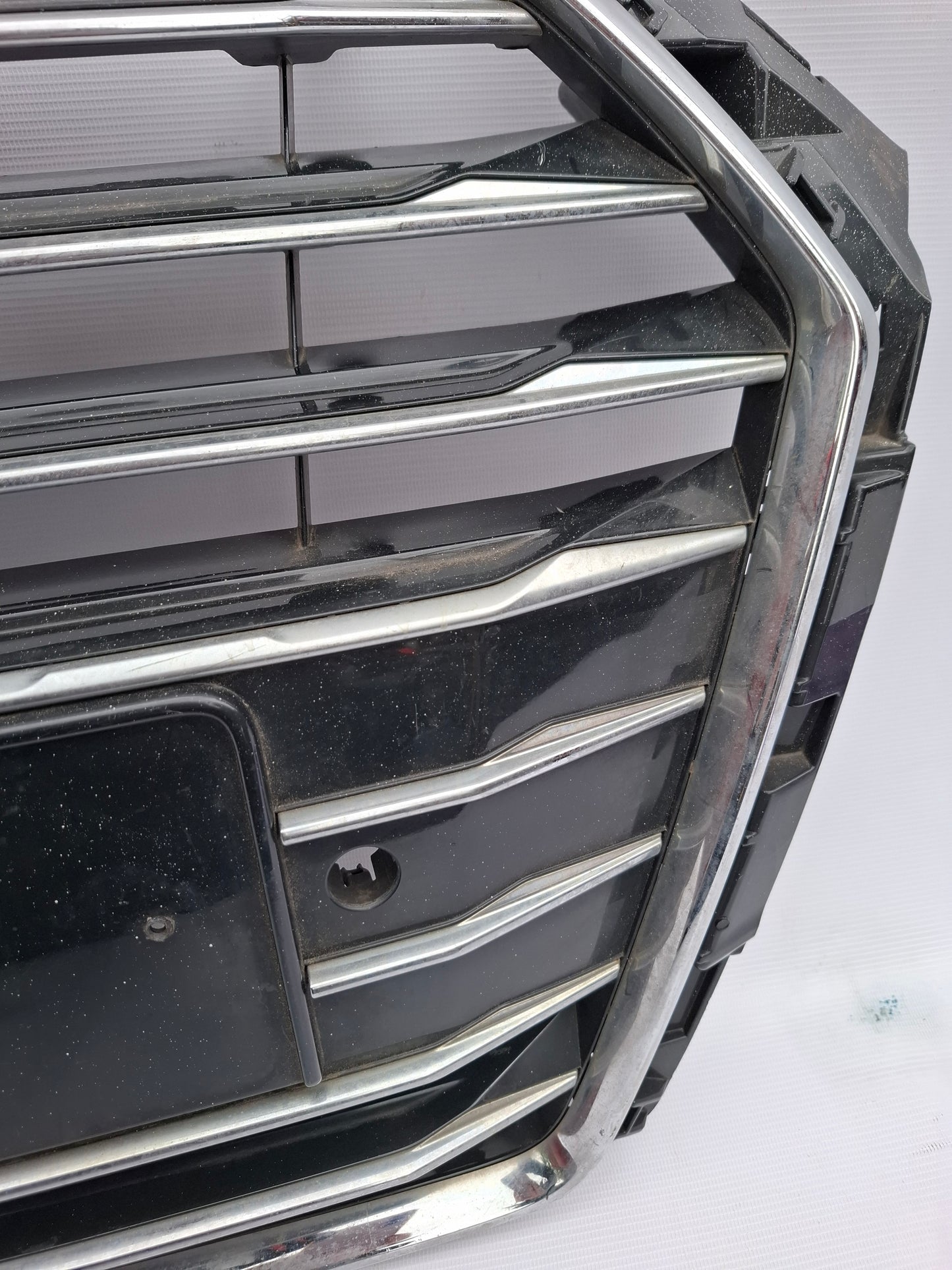 AUDI A4 B9 S LINE 2015-19 GENUINE FRONT BUMPER CENTRE GRILLE 8W0853651AB