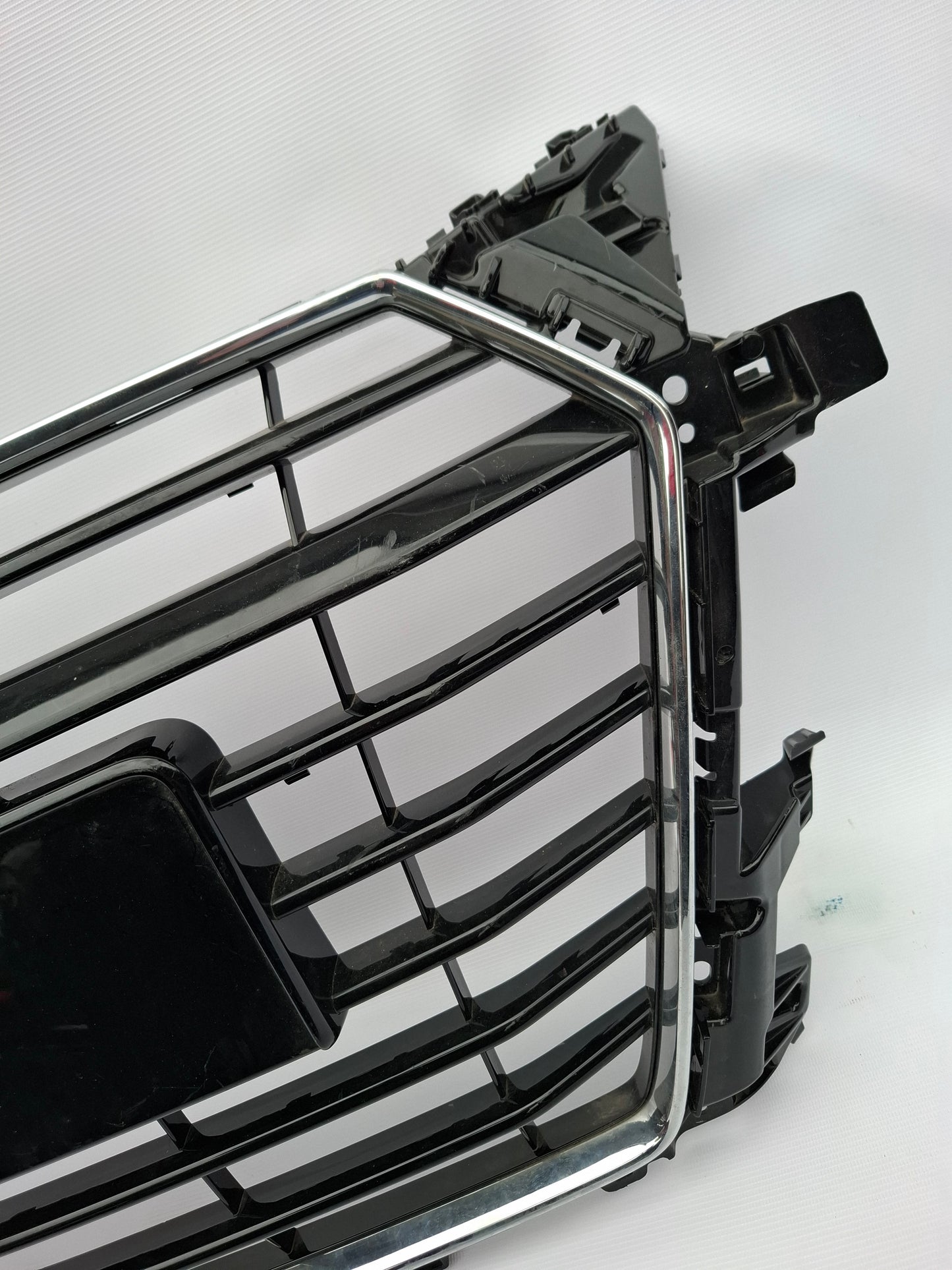 AUDI TTS 2015-19 GENUINE FRONT BUMPER GRILLE 8S0853651