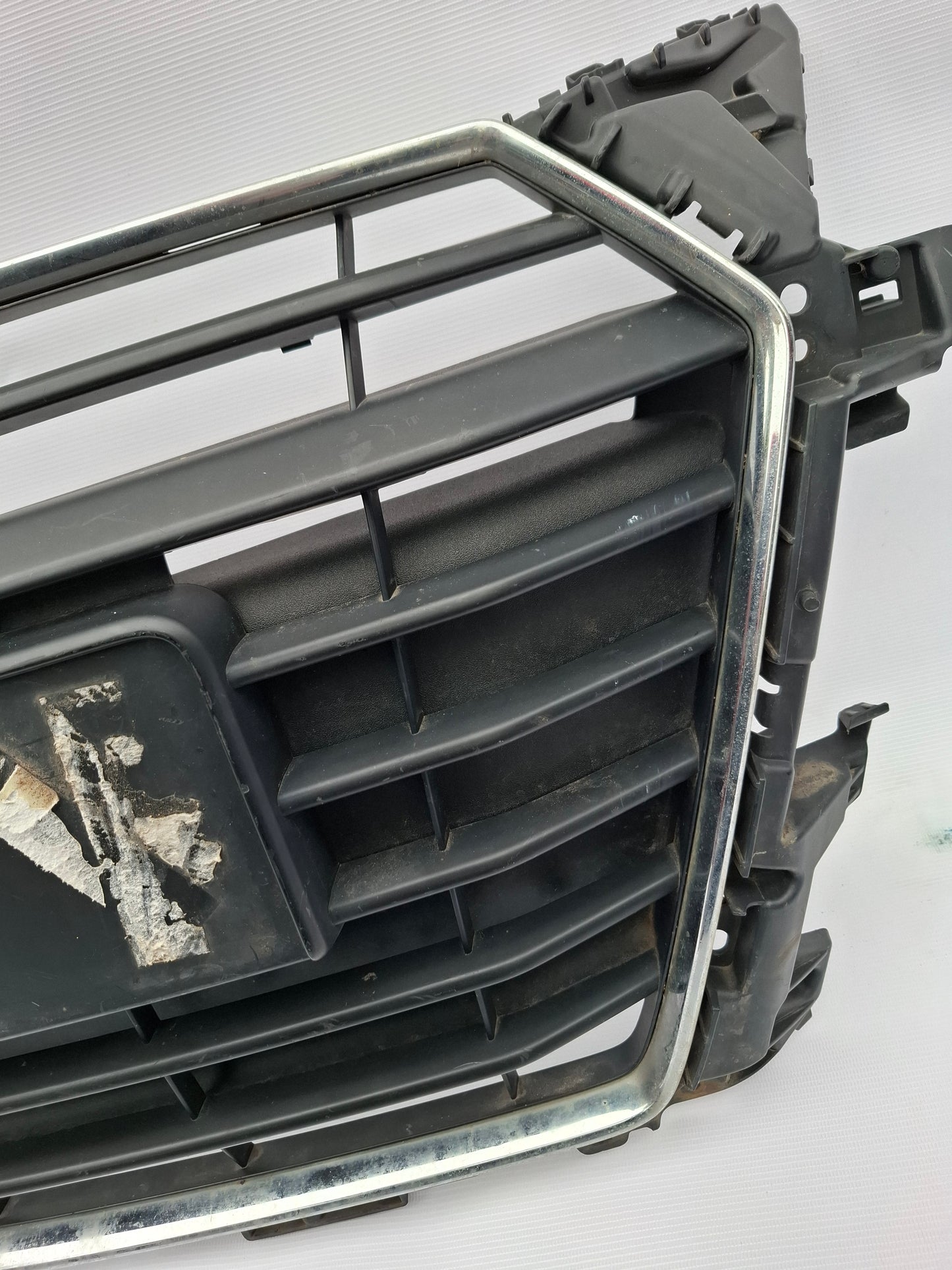 AUDI TTS 2015-19 GENUINE FRONT BUMPER GRILLE 8S0853651