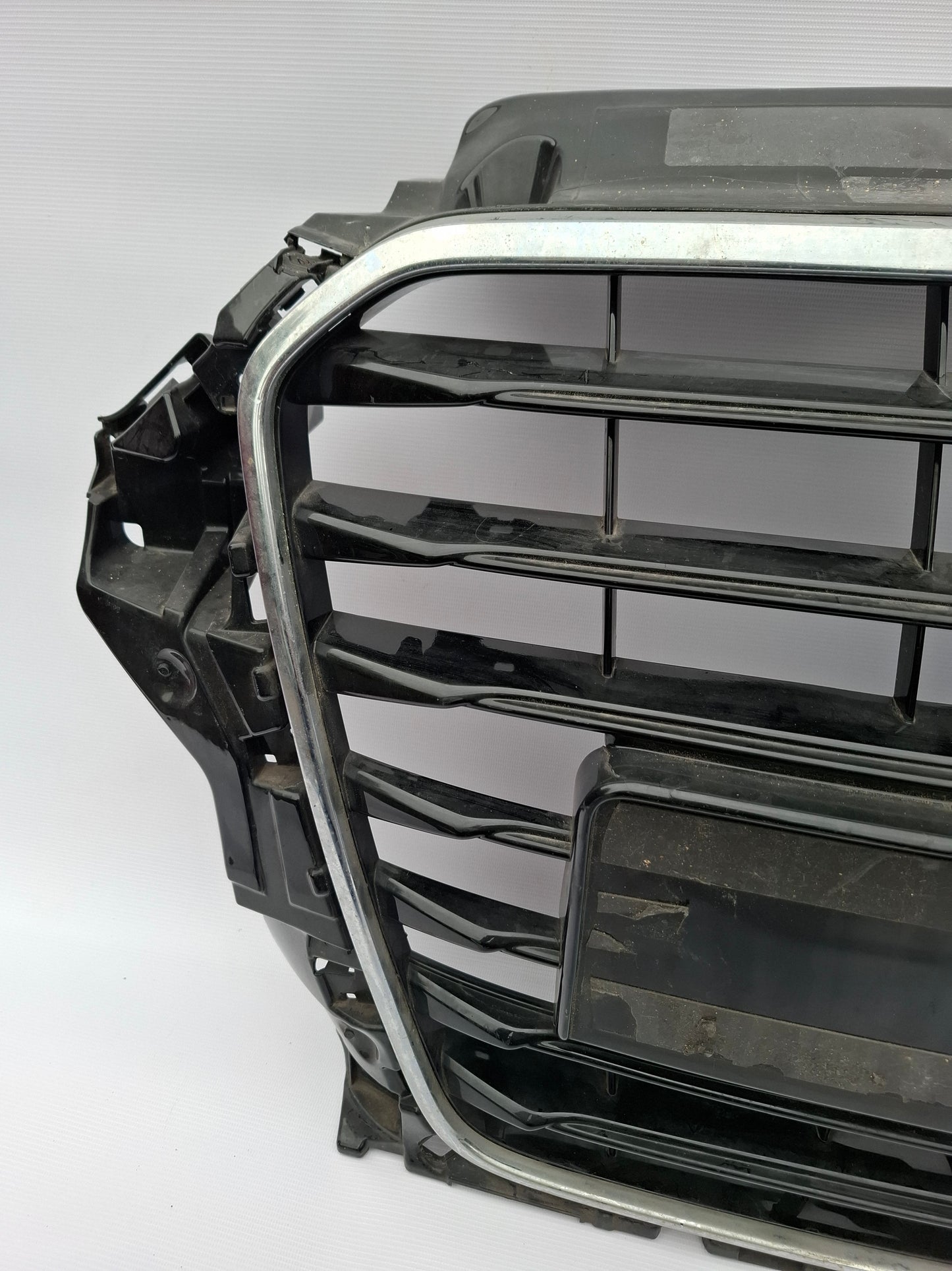 AUDI S3 A3 GENUINE FRONT BUMPER GRILLE 8V3853651