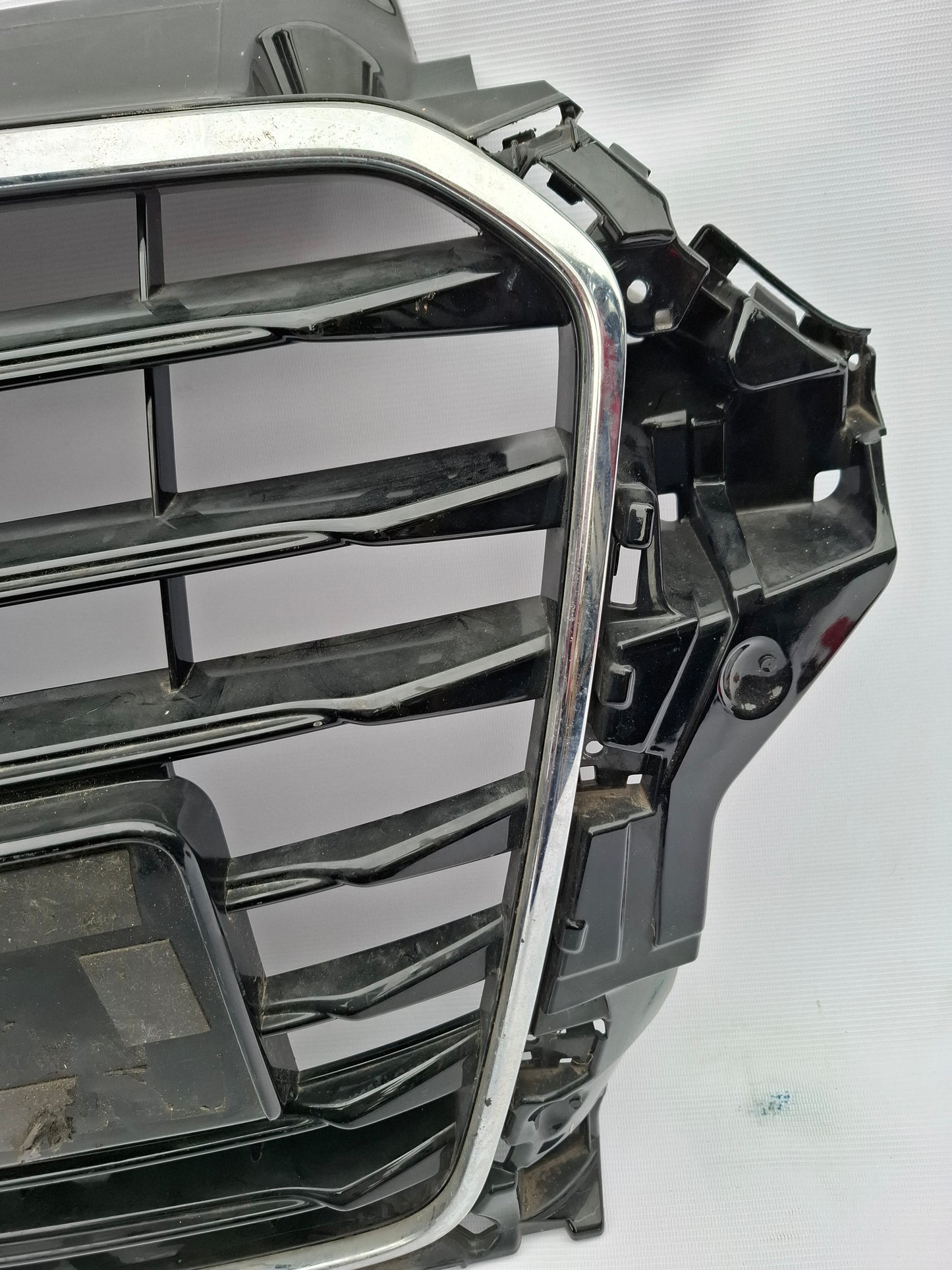 AUDI S3 A3 GENUINE FRONT BUMPER GRILLE 8V3853651