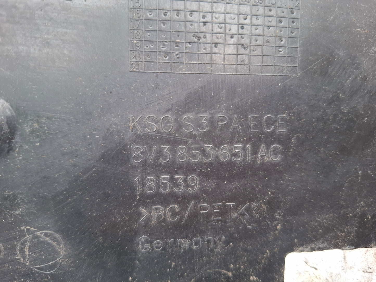 AUDI A3 8V S-LINE FACELIFT 2016-19 FRONT BUMPER GRILLE 8V3853651AC GENUINE