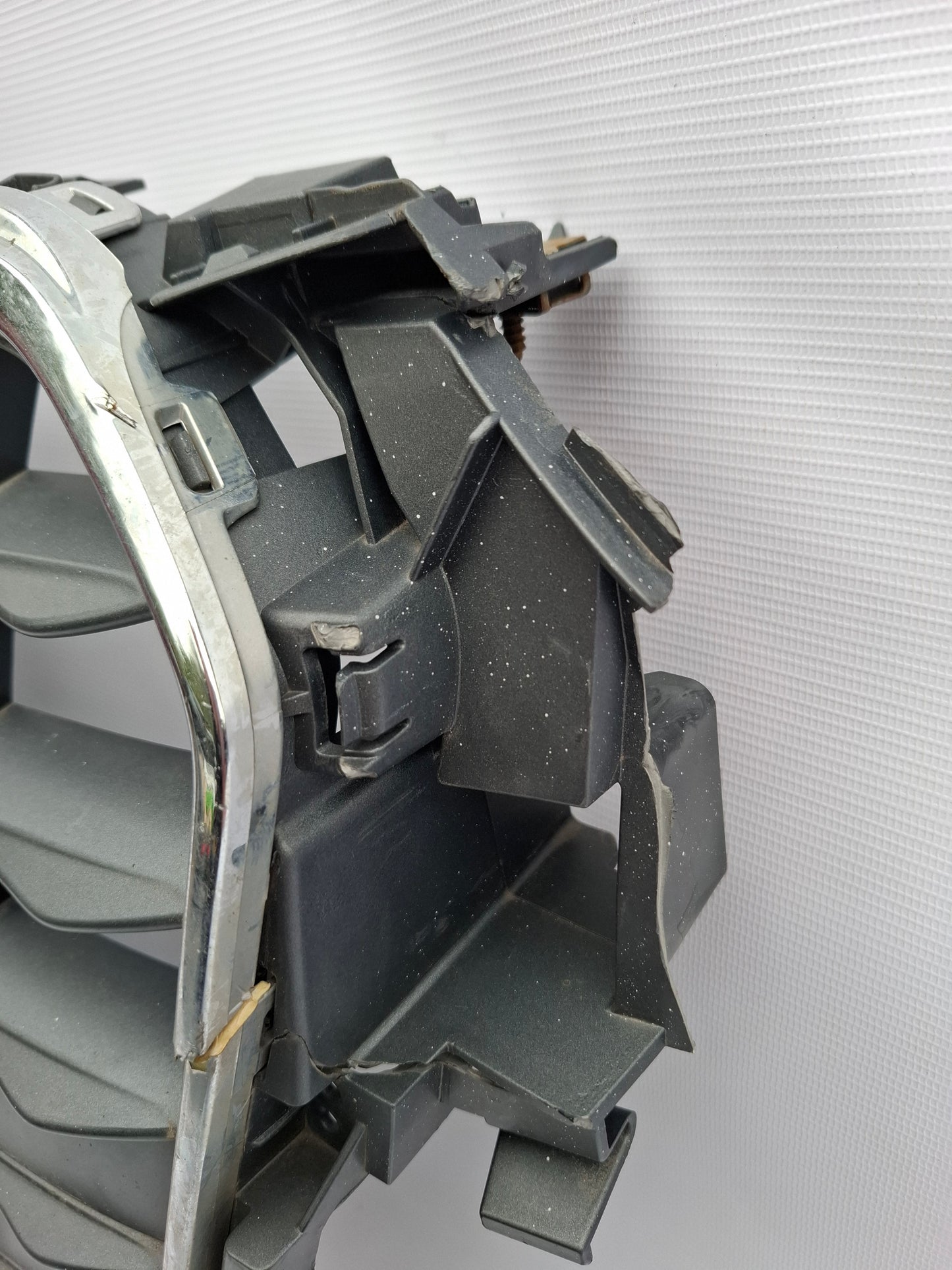 GENUINE AUDI A4 SE Basic 2012 2013 2014 2015 FRONT GRILLE P/N 8K0853651E